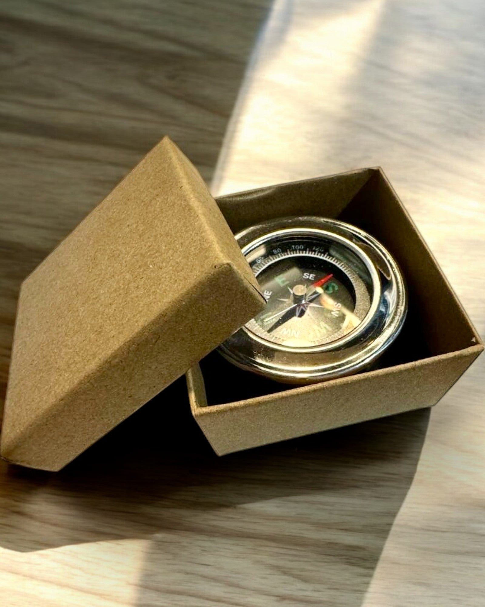 Kompas voor Kamperen van Roestvrij Staal – Waterdicht en Gepersonaliseerd