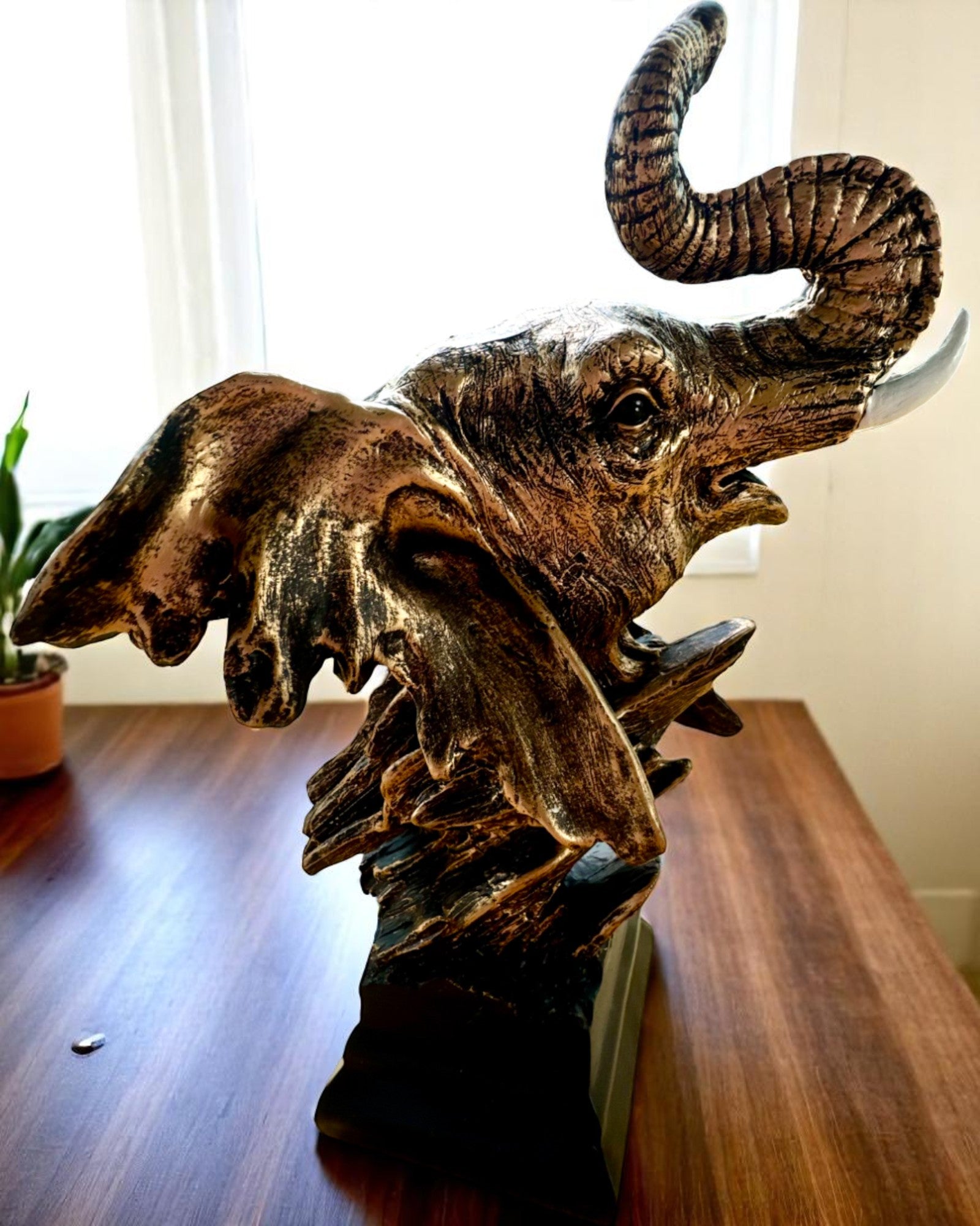 Decoratief Beeldje "Trots van de Savanne" – Olifantenhoofd Beeldje met graveermogelijkheid, als cadeau