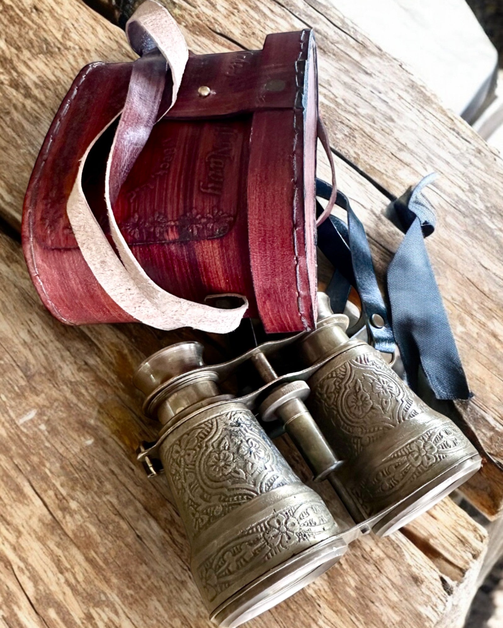 Verrekijker met leren etui Victorian's Eye, 11 cm Messing, Handgemaakt versierd, personalisatie met gravure als cadeau