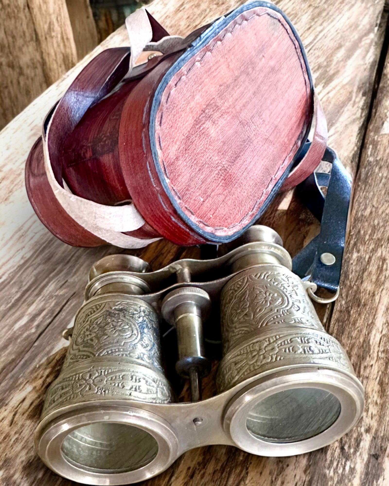 Verrekijker met leren etui Victorian's Eye, 11 cm Messing, Handgemaakt versierd, personalisatie met gravure als cadeau