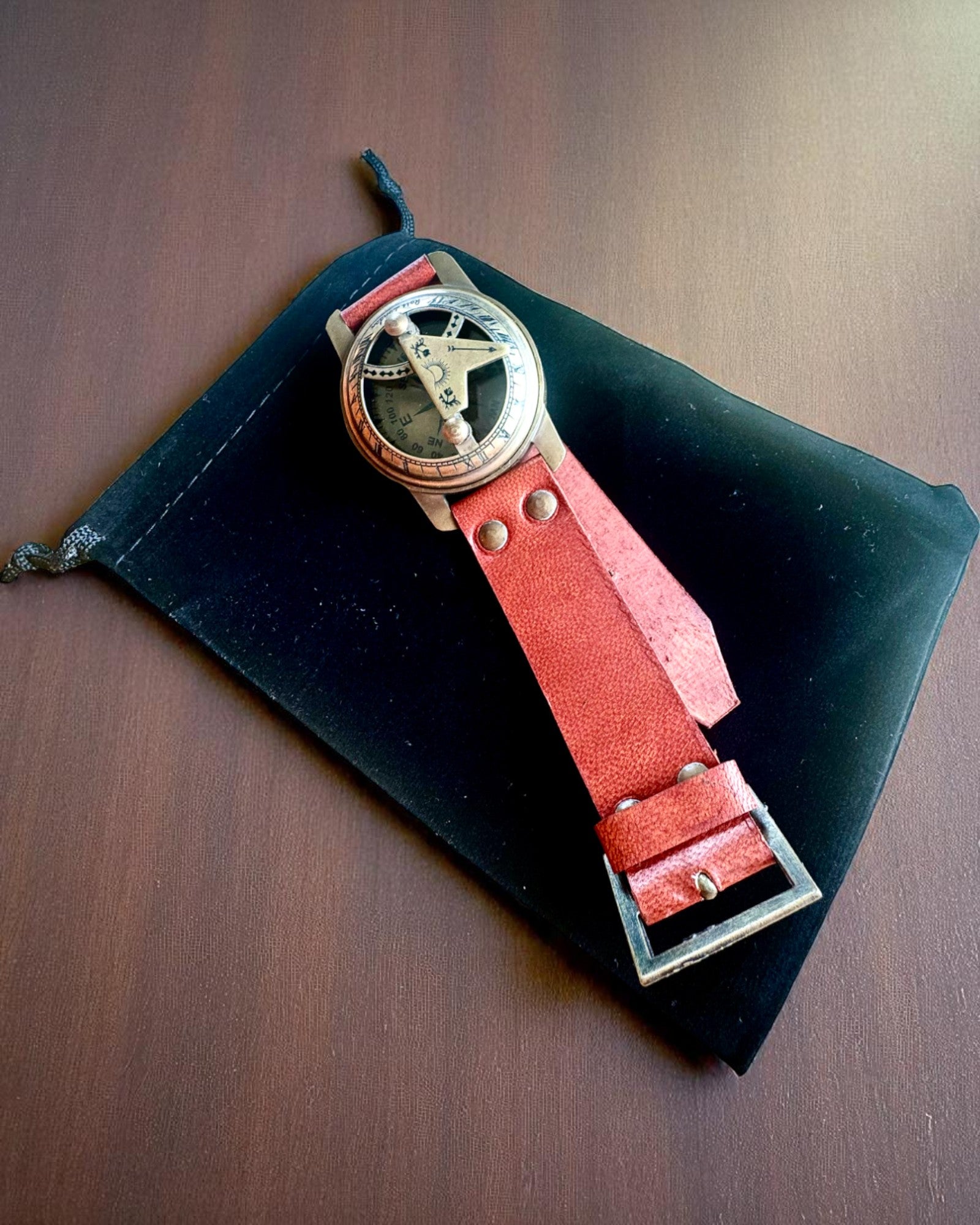 Zonnewijzer met Kompas - Handgemaakt, Authentiek Ambacht, mogelijkheid tot graveren