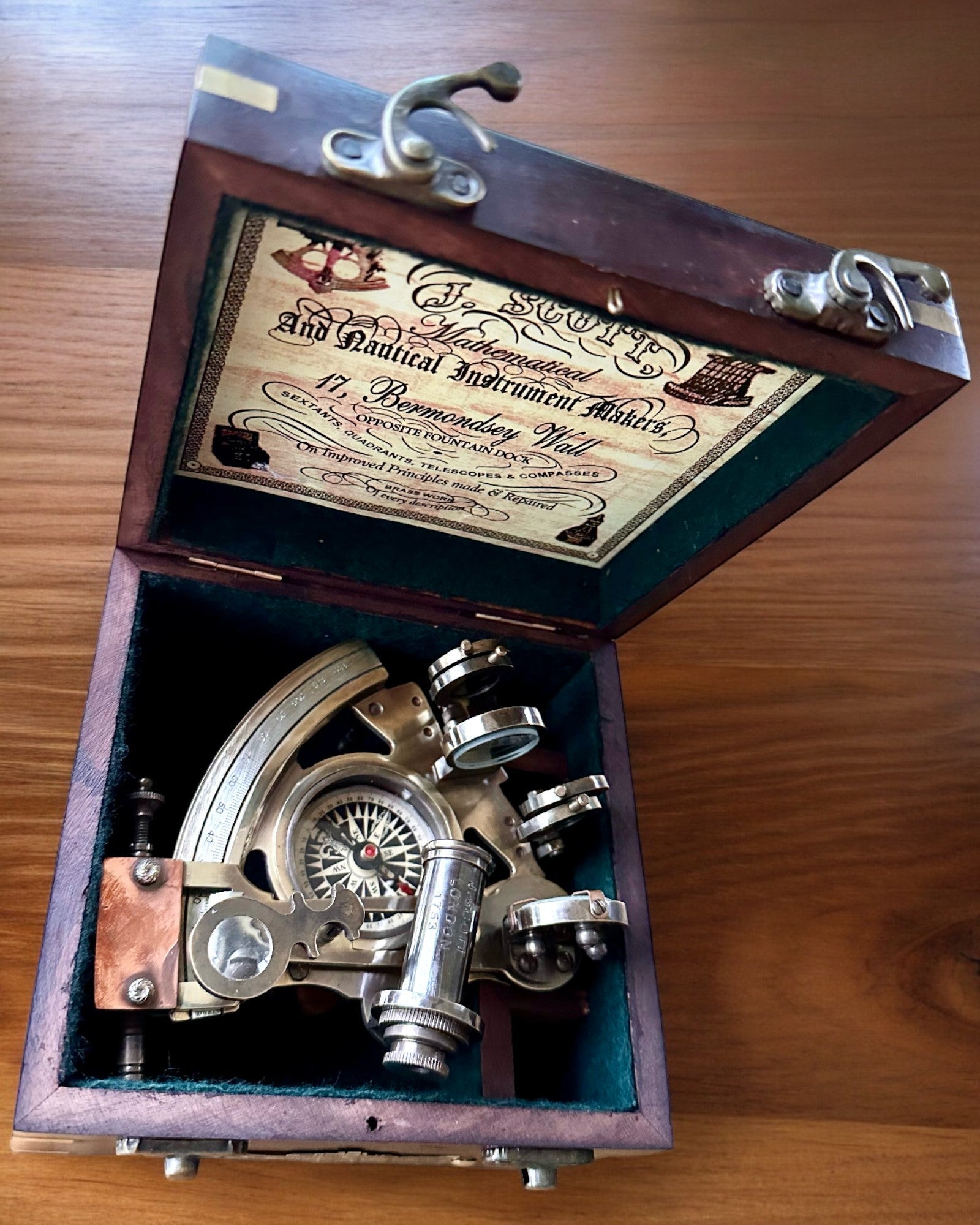 Grote Houten Doos voor Sextant of premium kompas "Mariner's Legacy" met Gravure Optie
