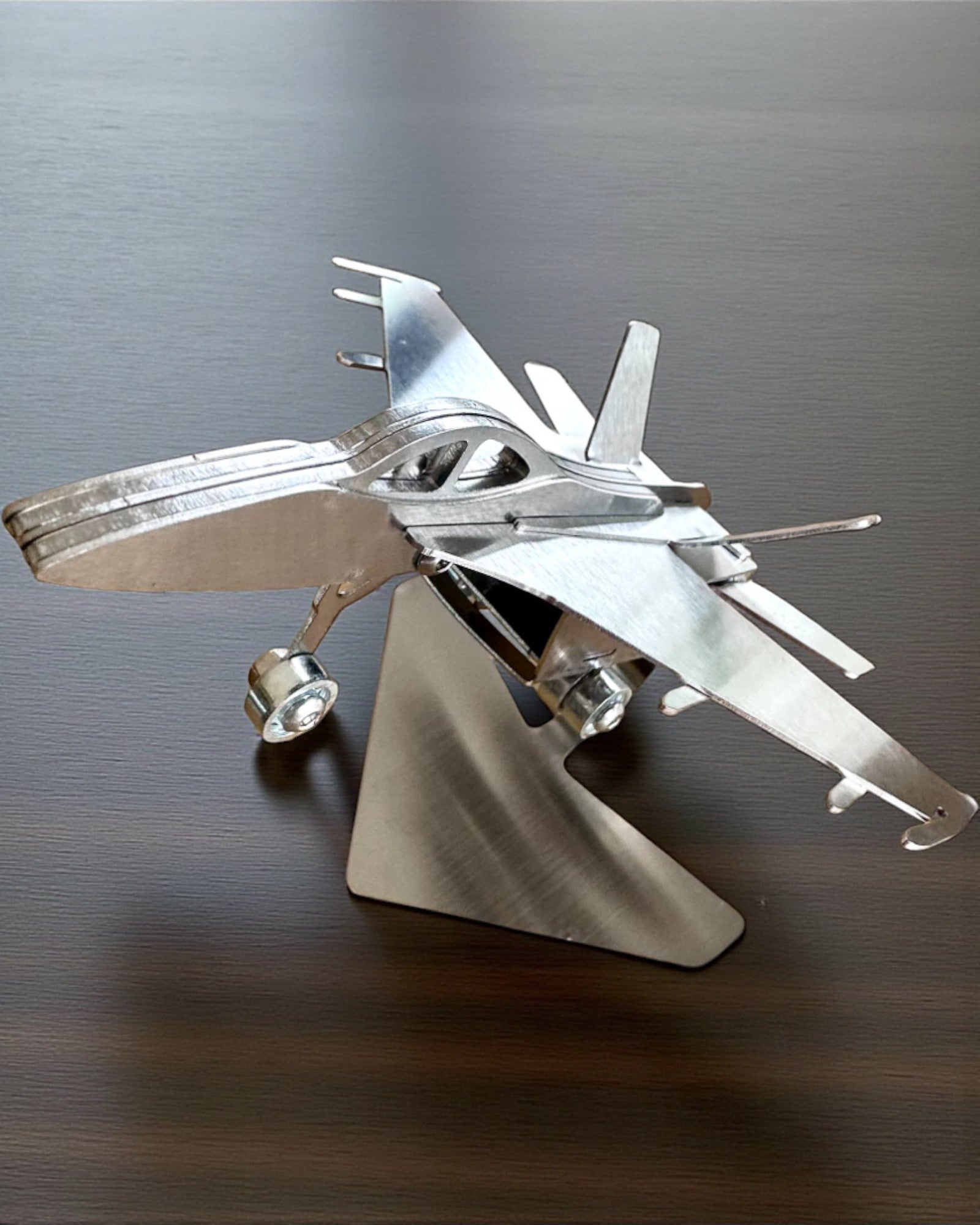 Metalen Model Jachtvliegtuig "SkyRaptor" – roestvrij staal, gepersonaliseerde gravure als cadeau