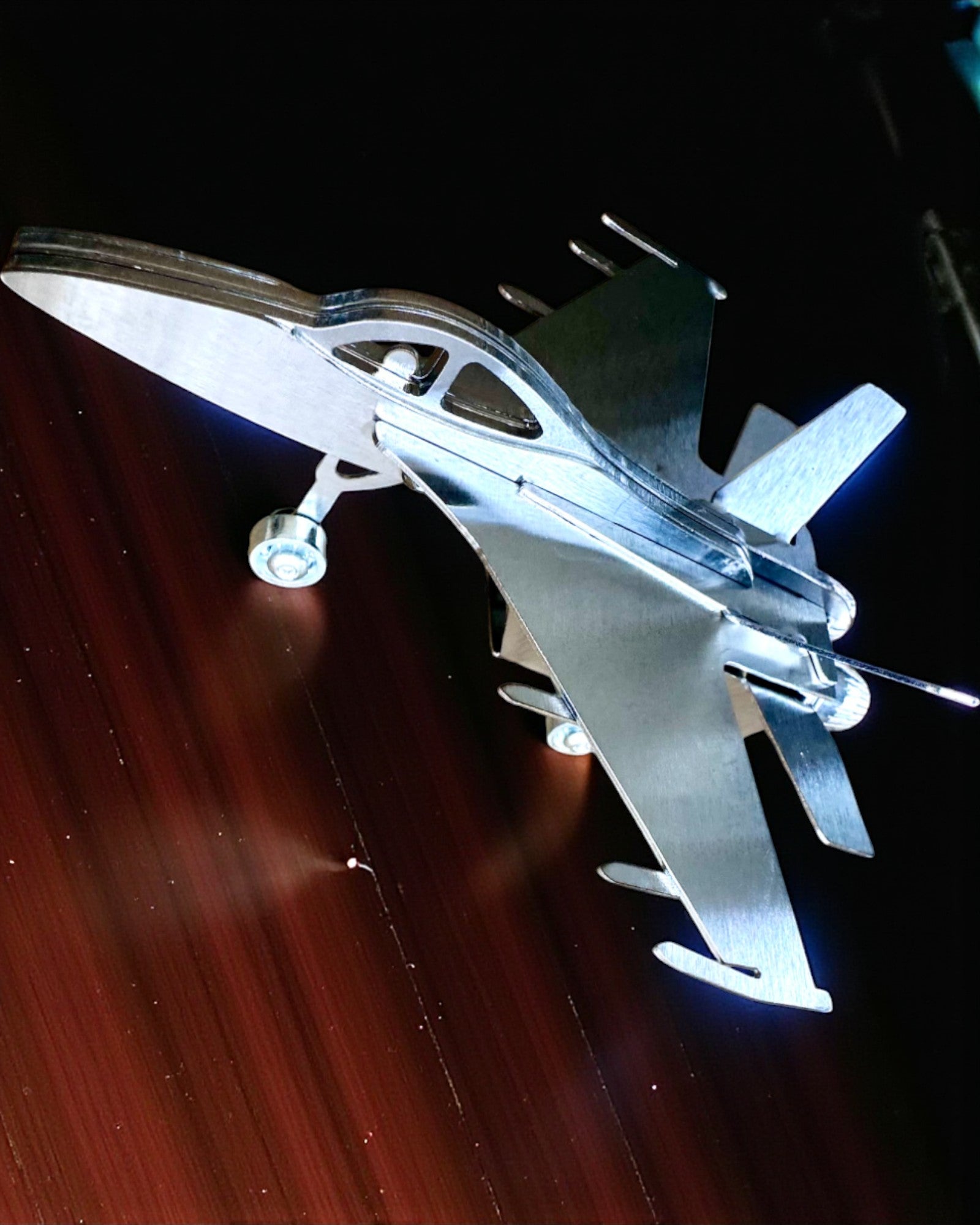 Metalen Model Jachtvliegtuig "SkyRaptor" – roestvrij staal, gepersonaliseerde gravure als cadeau