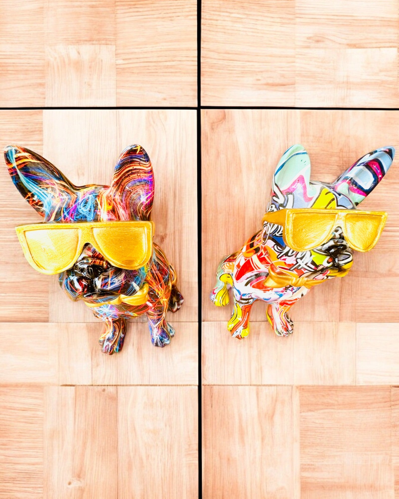 Kleurrijke Bulldog met Bril - Unieke Interieurdecoratie, decoratief beeldje als cadeau, personalisatie met gravure