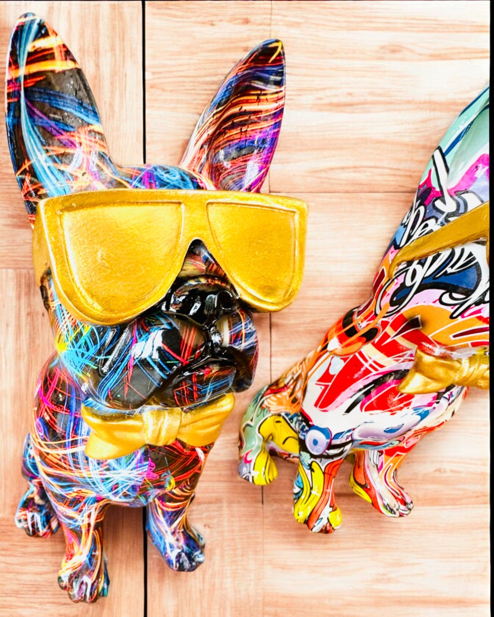 Kleurrijke Bulldog met Bril - Unieke Interieurdecoratie, decoratief beeldje als cadeau, personalisatie met gravure