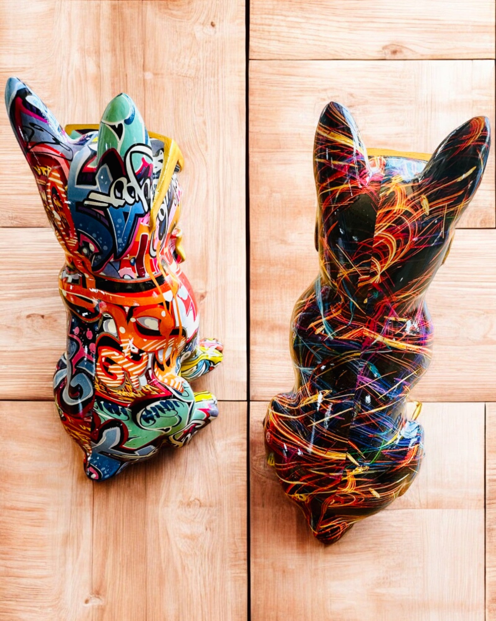 Kleurrijke Bulldog met Bril - Unieke Interieurdecoratie, decoratief beeldje als cadeau, personalisatie met gravure