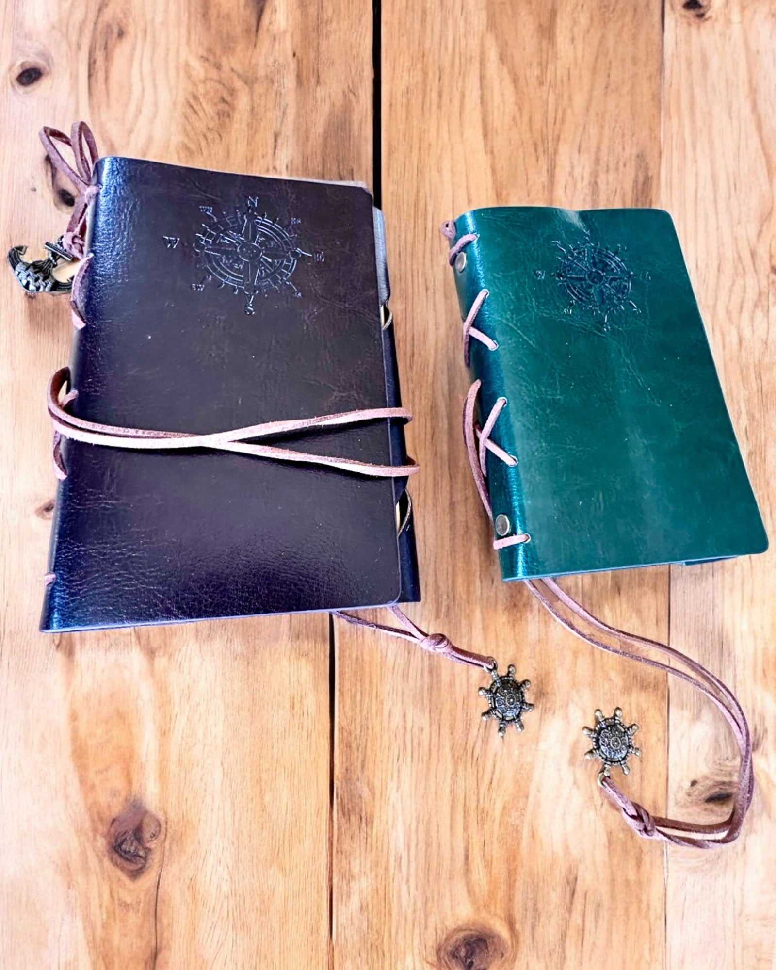 Vintage Zeilnotitieboek A6 of A7 formaat - met Kompasmotief en Gelagerde Bladen - Verkrijgbaar in verschillende Kleuropties, mogelijkheid tot graveren