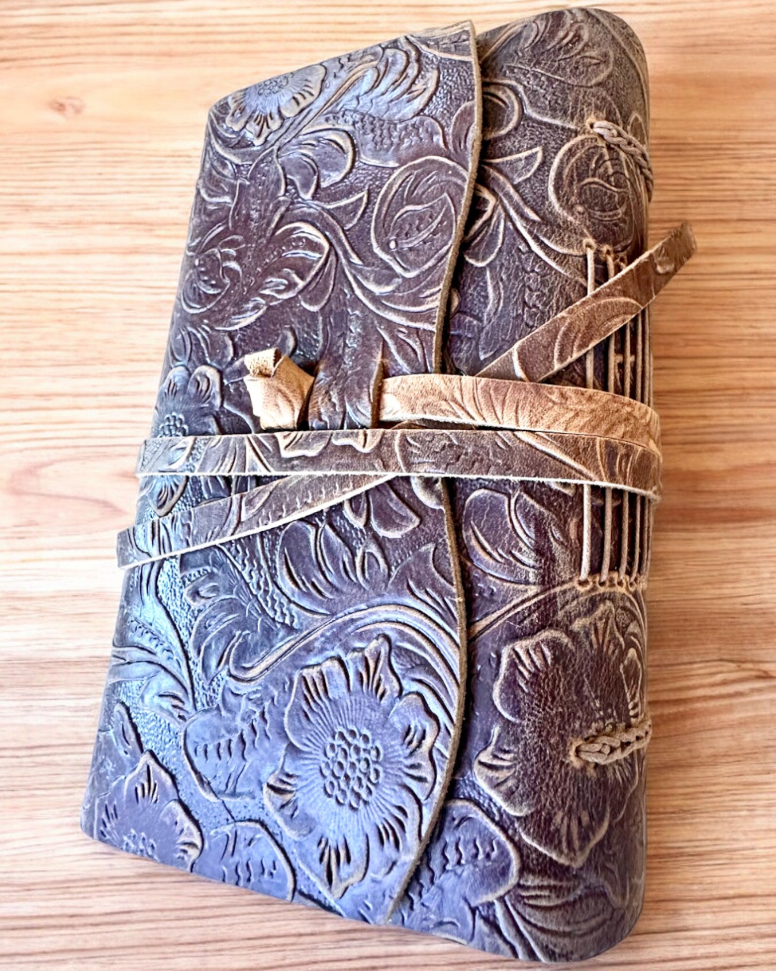 Premium Lederen Notitieboek "Natuurlijke Elegantie" - 200 pagina's, 120g, notitieboek, schetsboek, 2 kleuren beschikbaar, personalisatie met gravure