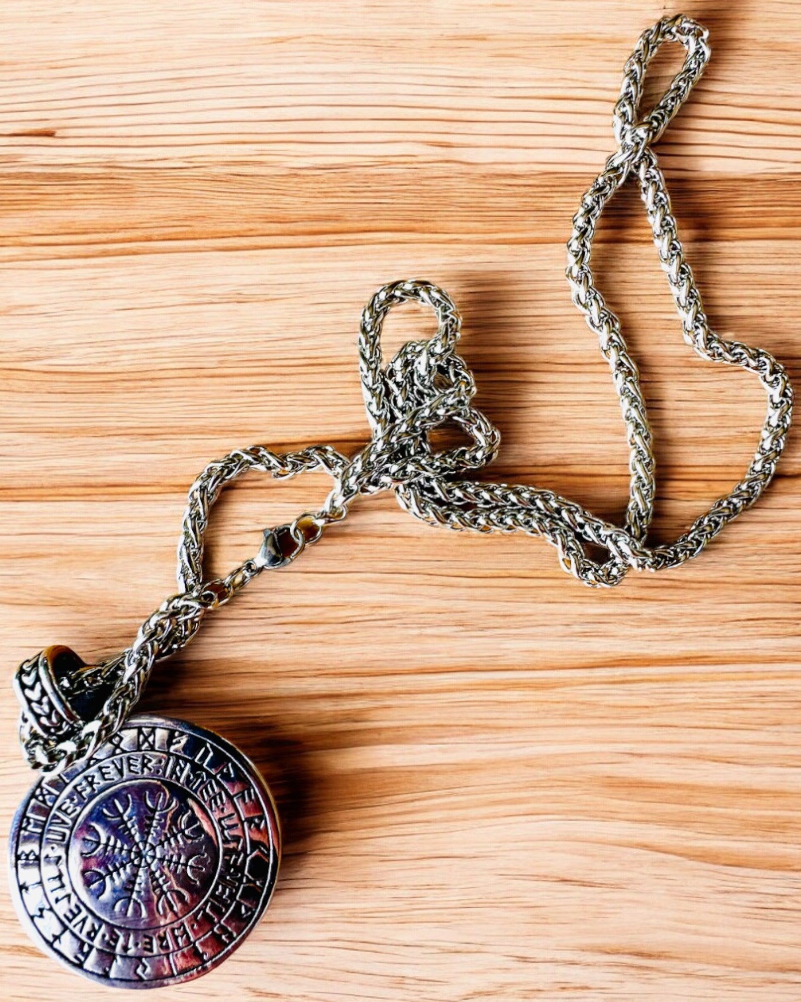 Ketting "Levensboom" van roestvrij staal met personalisatie, met het symbool Aegishjalmur, (Helm van Ontzag)