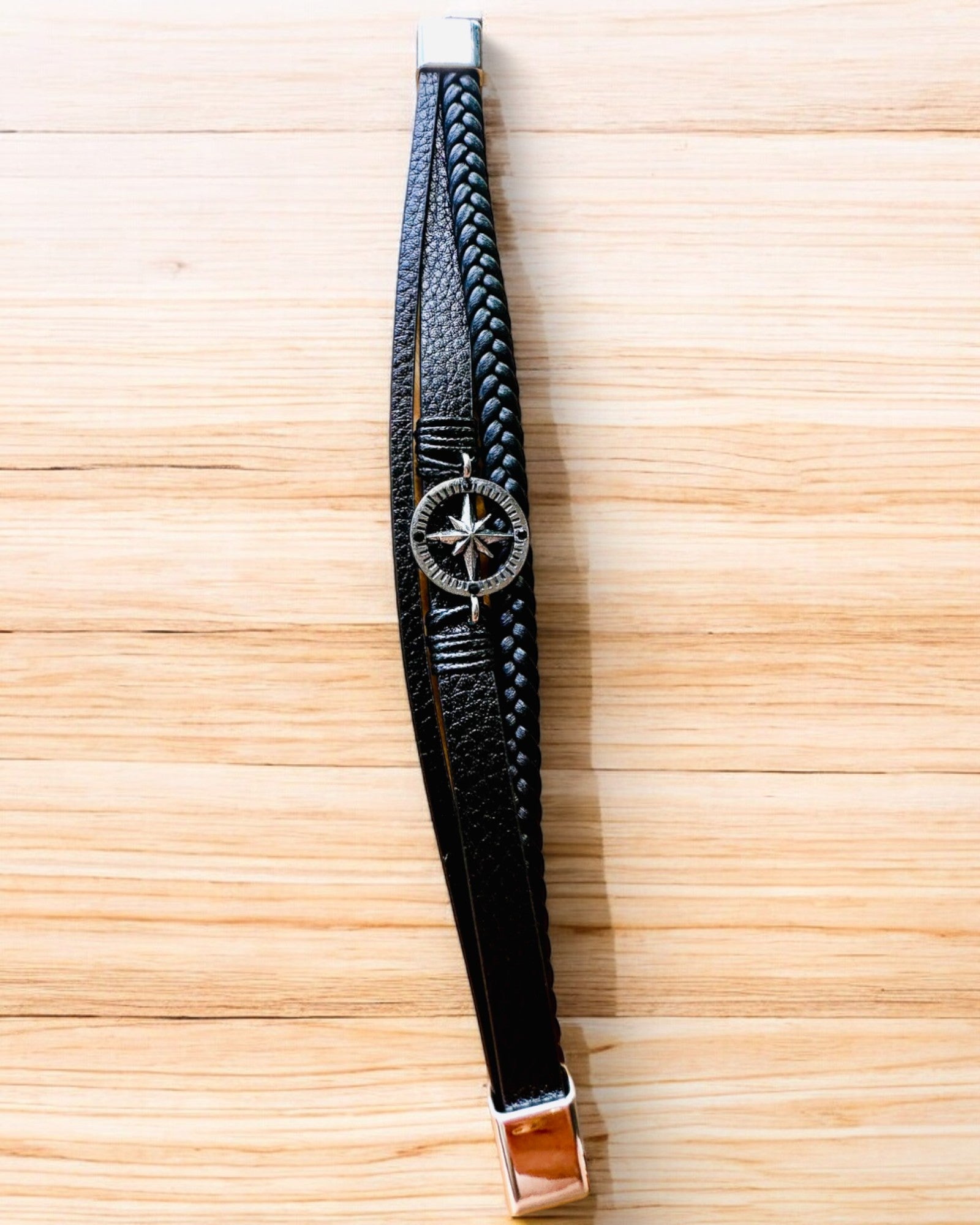 Armband "Compass Adventure" - mogelijkheid tot personalisatie met gravure als cadeau, 2 kleuropties om uit te kiezen