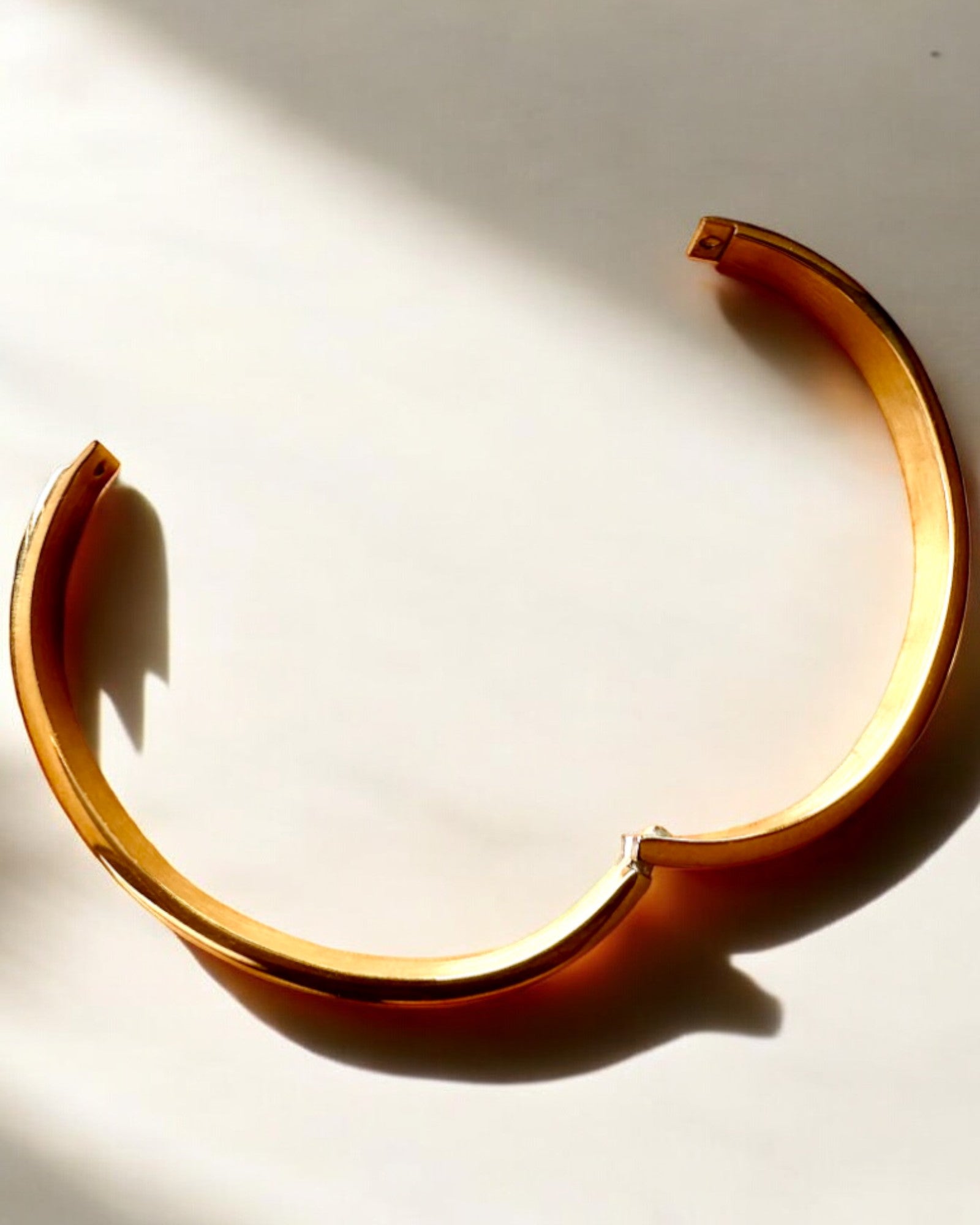 Armband "Czas Elegancji" - gouden kleur Roestvrij Staal met Romeinse Cijfers, mogelijkheid tot personalisatie met gravure