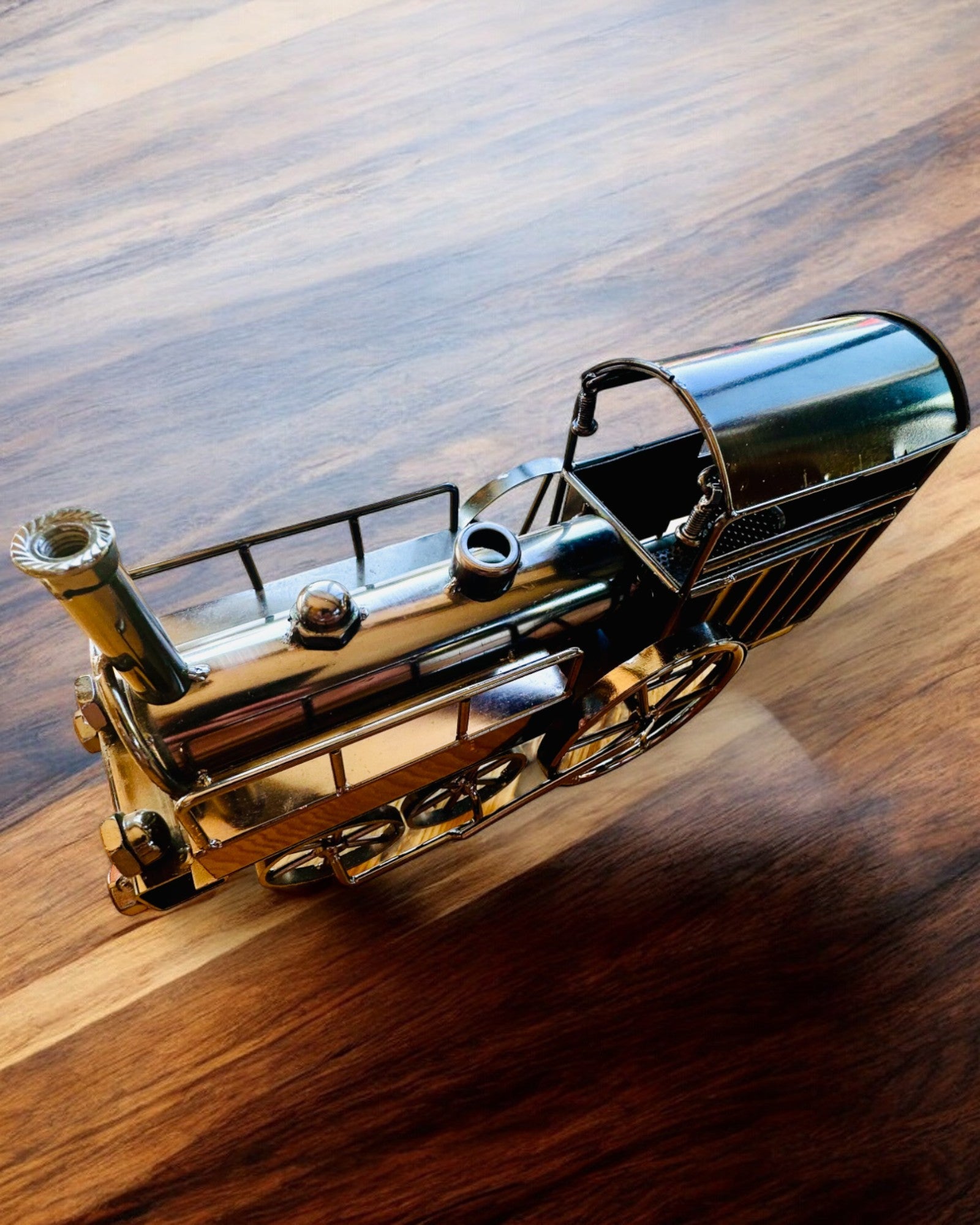 Locomotief van ijzer "Retro Express" – decoratie, model, handgemaakt met de mogelijkheid tot graveren als cadeau