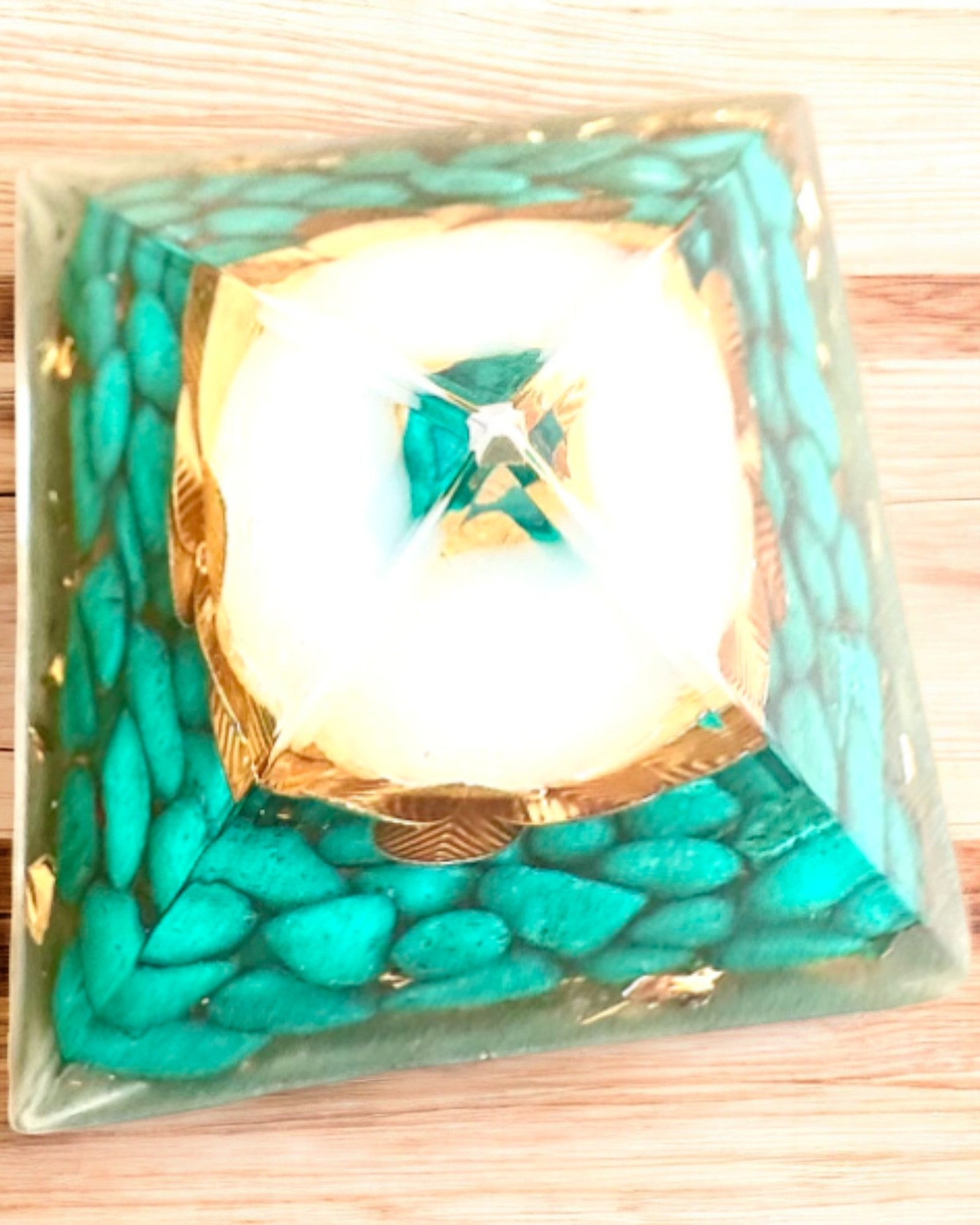 Orgonitische Energiepiramide "Harmonie van Toermalijn"