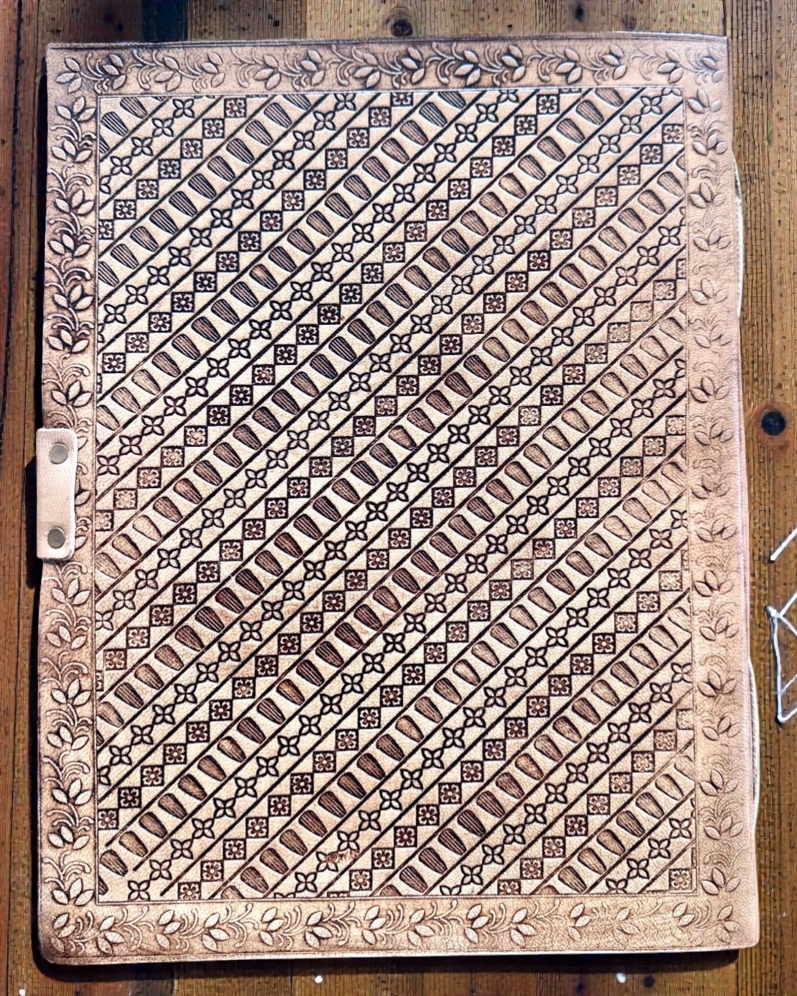 Leren herinneringenboek Erfgoed – Gepersonaliseerd notitieboek 25 × 33 cm