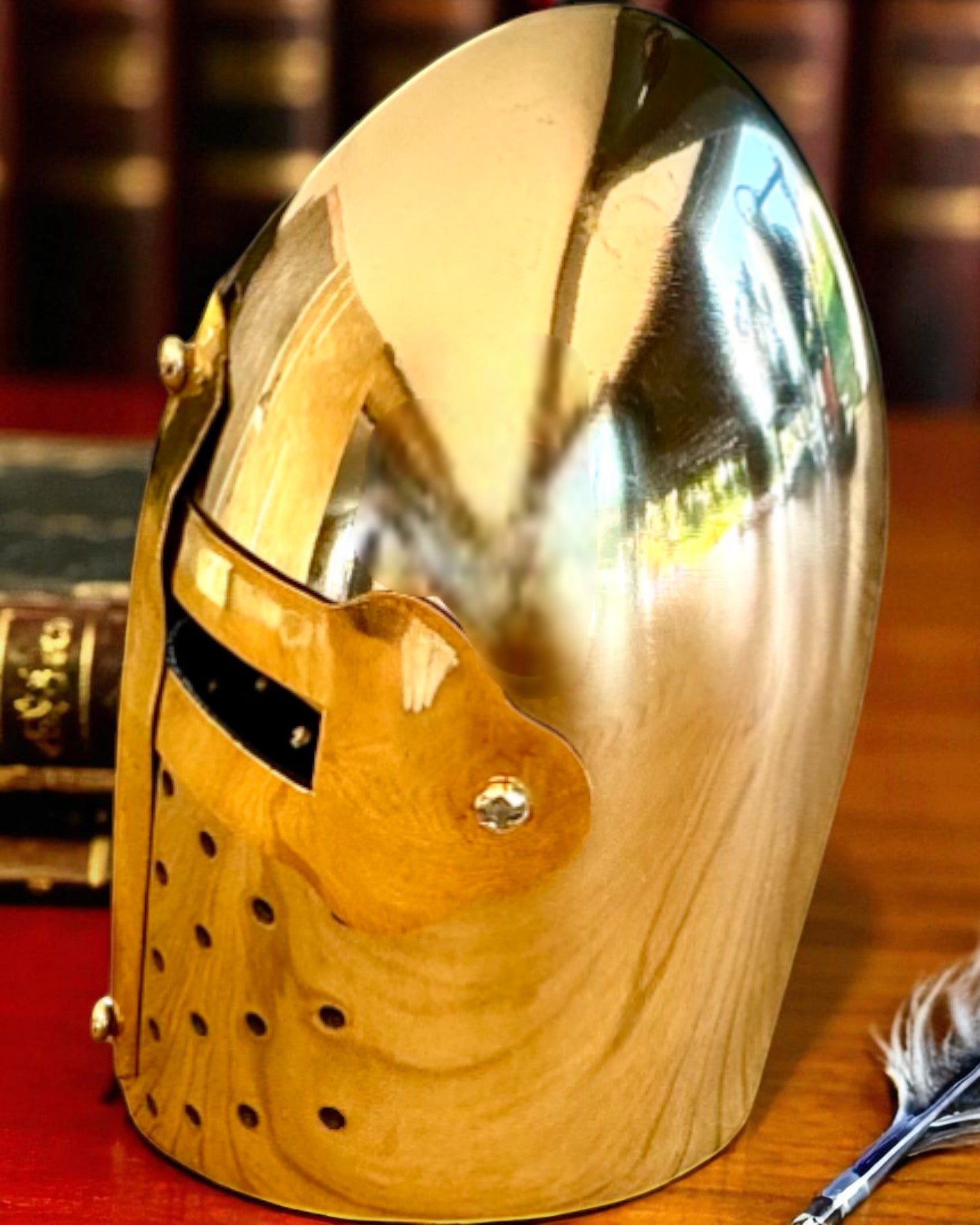 Mini Ridderhelm „Guardian” van messing – handgemaakt, 12 cm, mogelijkheid tot personalisatie met gravure als cadeau