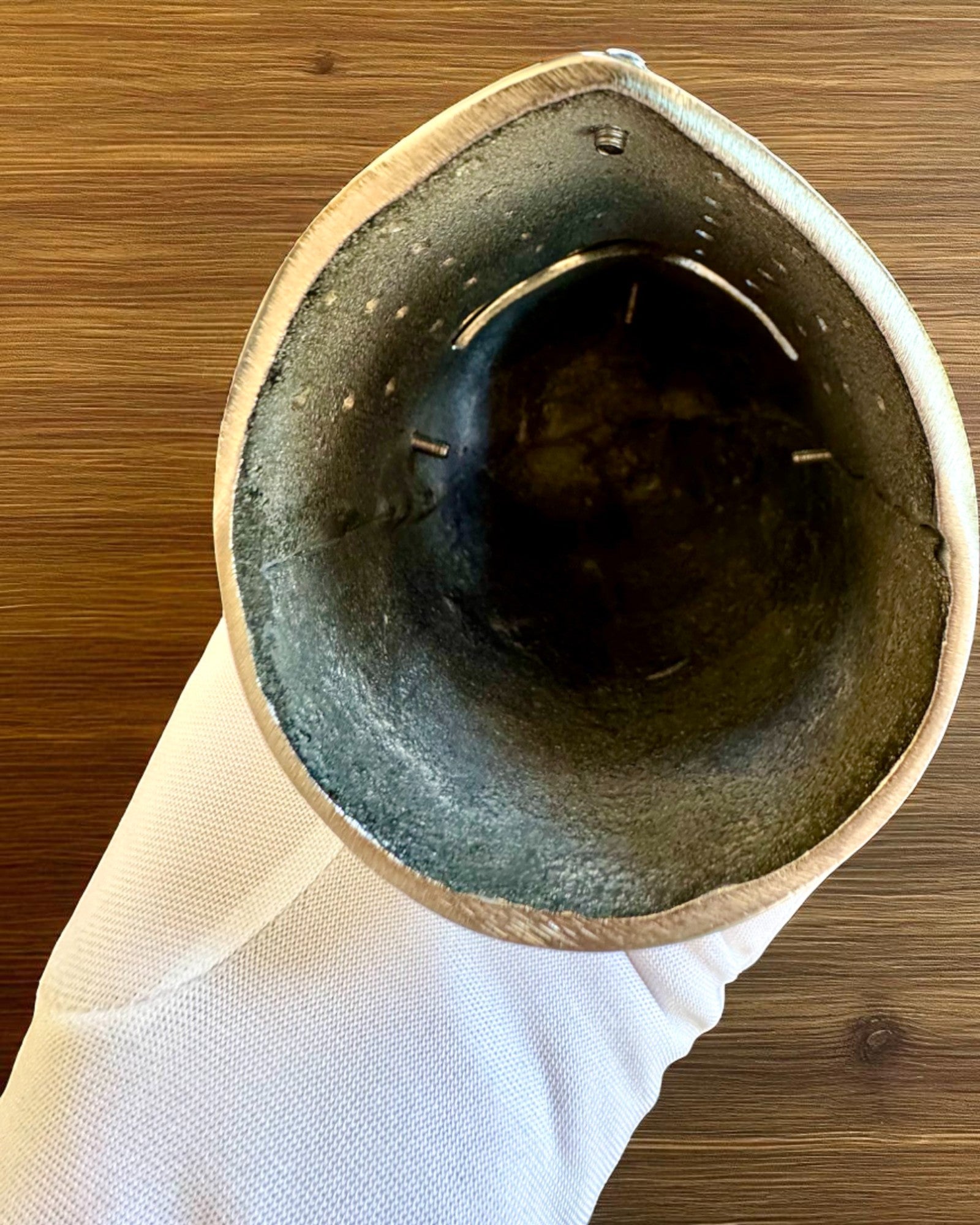 Mini Ridderhelm „Guardian” van messing – handgemaakt, 12 cm, mogelijkheid tot personalisatie met gravure als cadeau