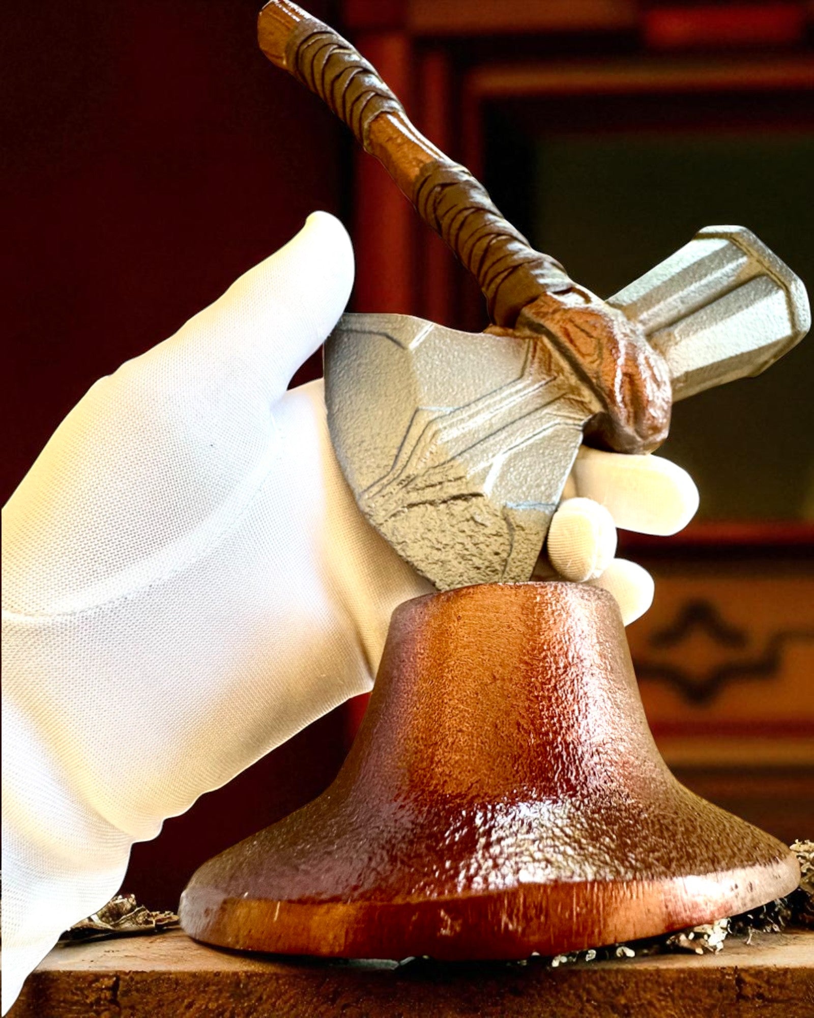 Storm Relic – decoratieve hamer met basis, 26 cm, handgemaakt, mogelijkheid tot personalisatie met gravure als cadeau