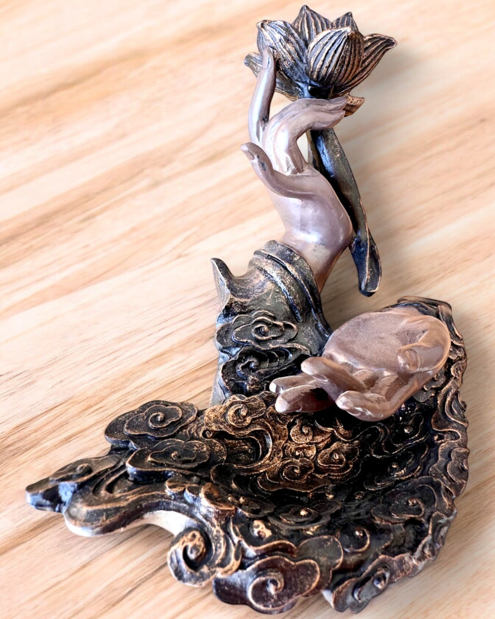 Mystieke Hand, Wierookbrander, houder voor wierook met Stroom, mogelijkheid tot personalisatie met gravure als cadeau