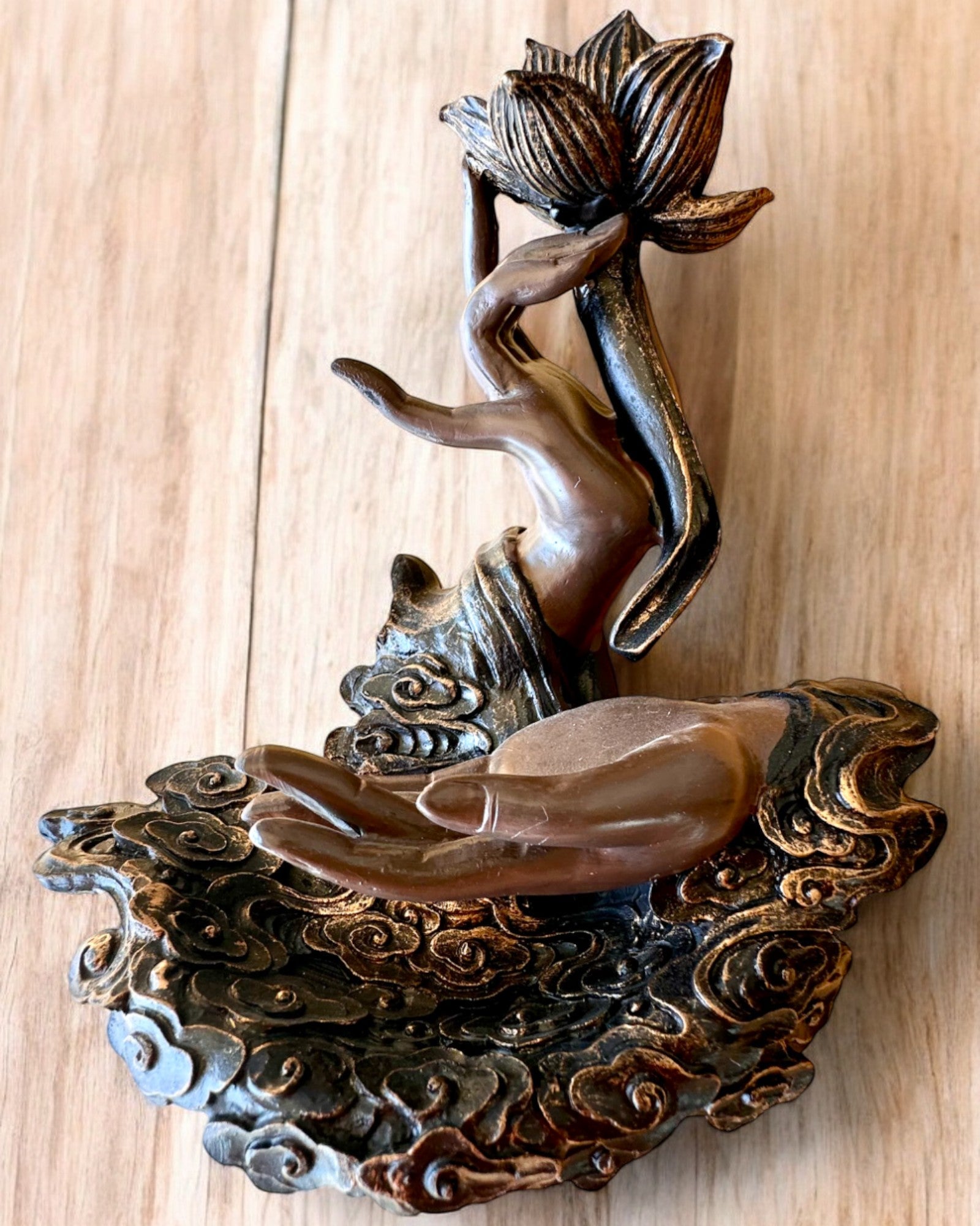 Mystieke Hand, Wierookbrander, houder voor wierook met Stroom, mogelijkheid tot personalisatie met gravure als cadeau