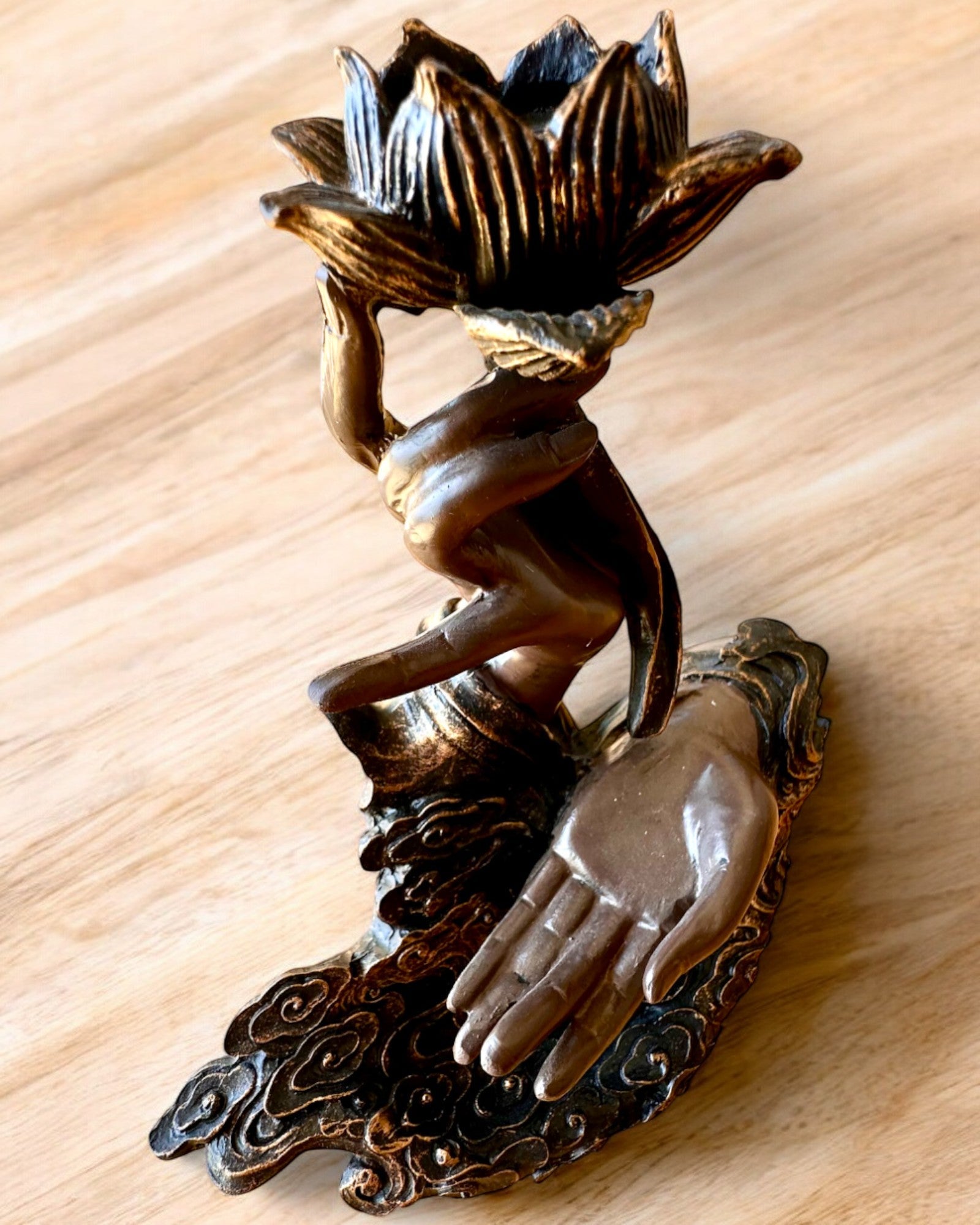 Mystieke Hand, Wierookbrander, houder voor wierook met Stroom, mogelijkheid tot personalisatie met gravure als cadeau