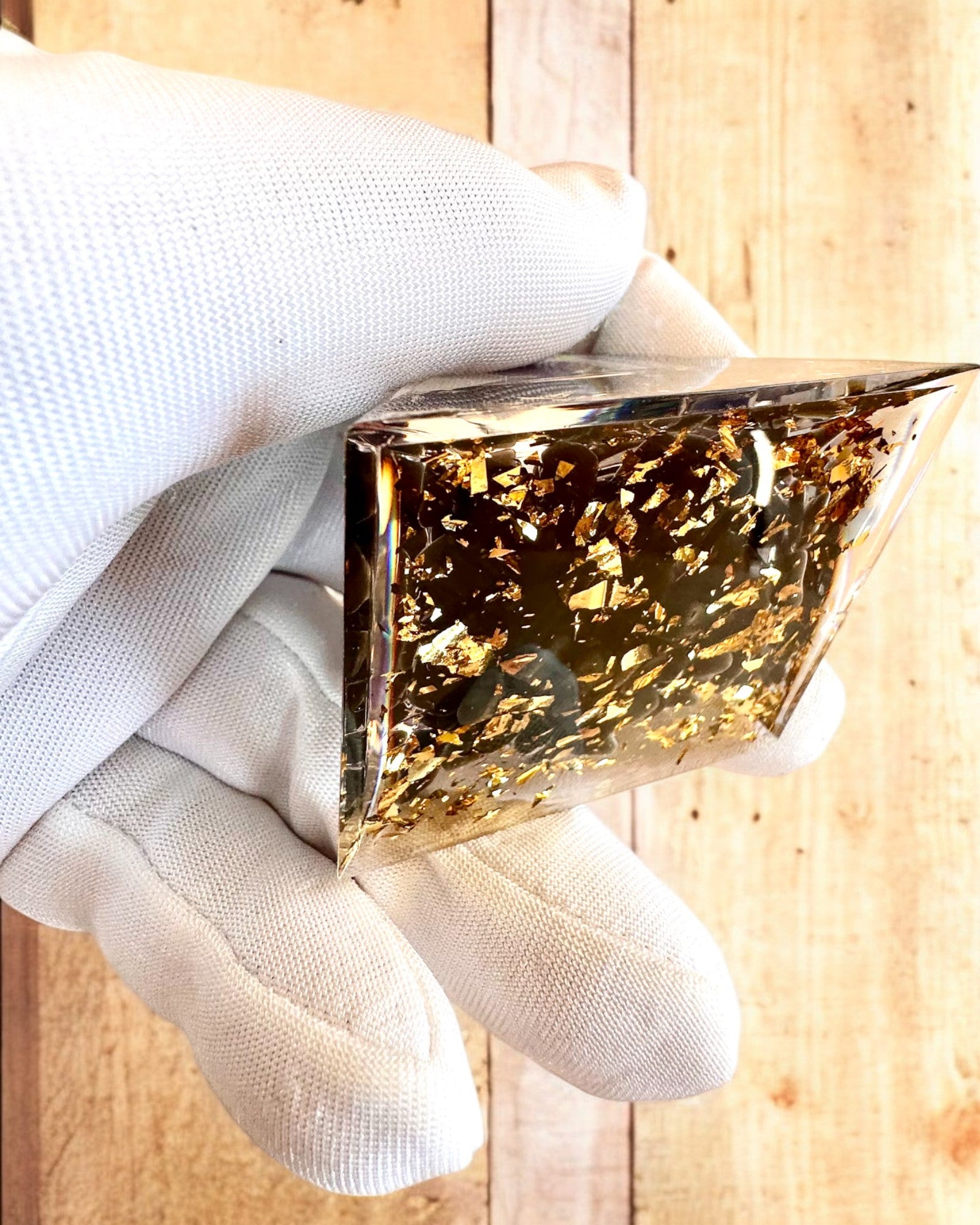 Orgonitische Energiepiramide "Kosmische Piramide" Galactische Essentie, als cadeau