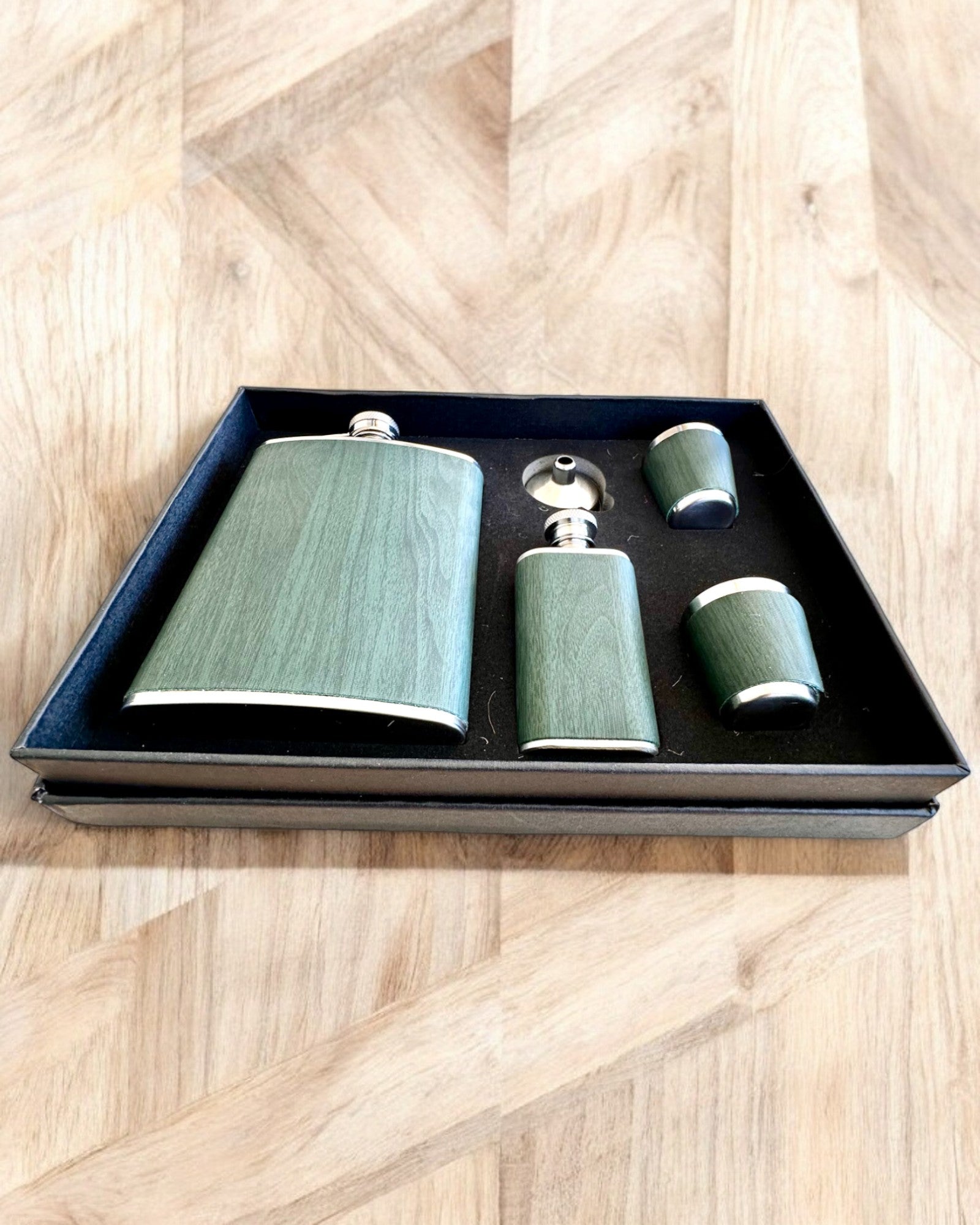 Set heupflessen met glazen "Forest Spirit", voor cadeau personalisatie met gravure