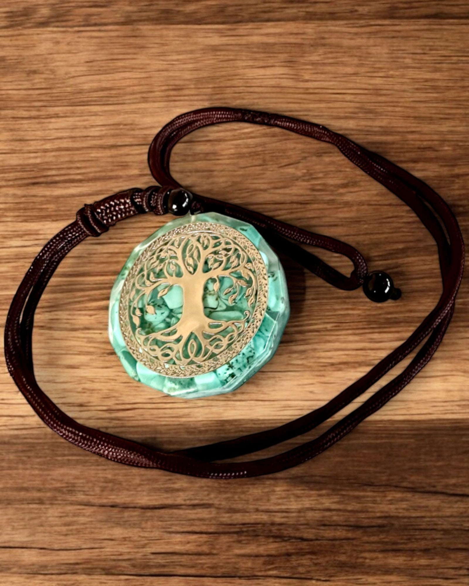 Amulet "Drzewo Życia" met turquoise – Jouw persoonlijke kracht, ketting als cadeau, personalisatie met gravure