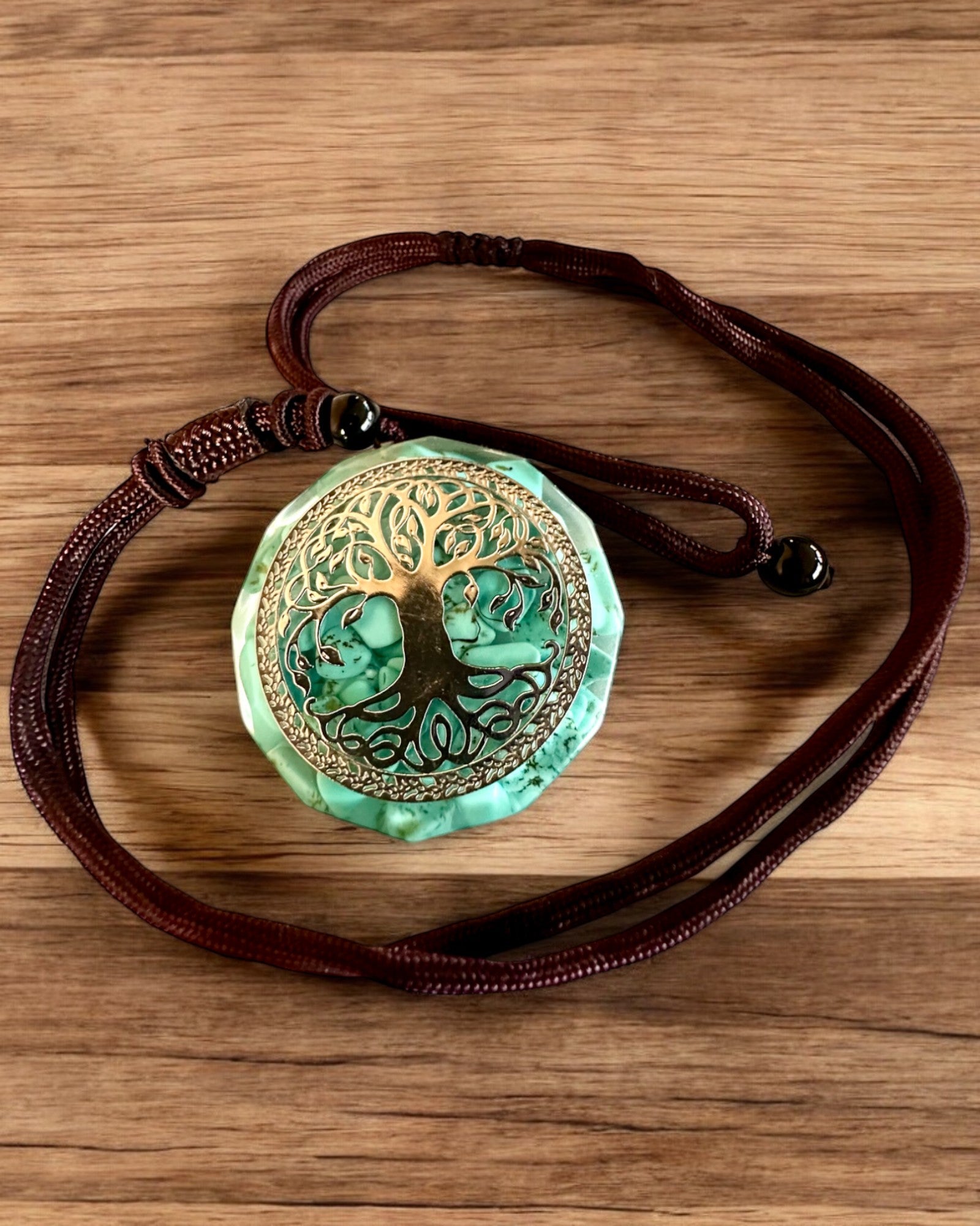 Amulet "Drzewo Życia" met turquoise – Jouw persoonlijke kracht, ketting als cadeau, personalisatie met gravure