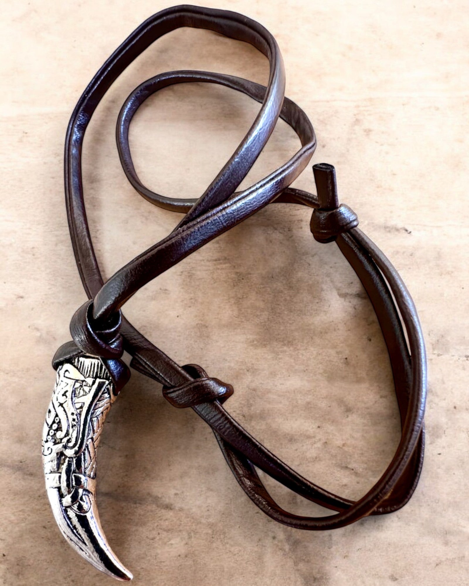 Wilczy Kieł van roestvrij staal – Amulet van Moed, ketting met mogelijkheid tot personalisatie met gravure als cadeau