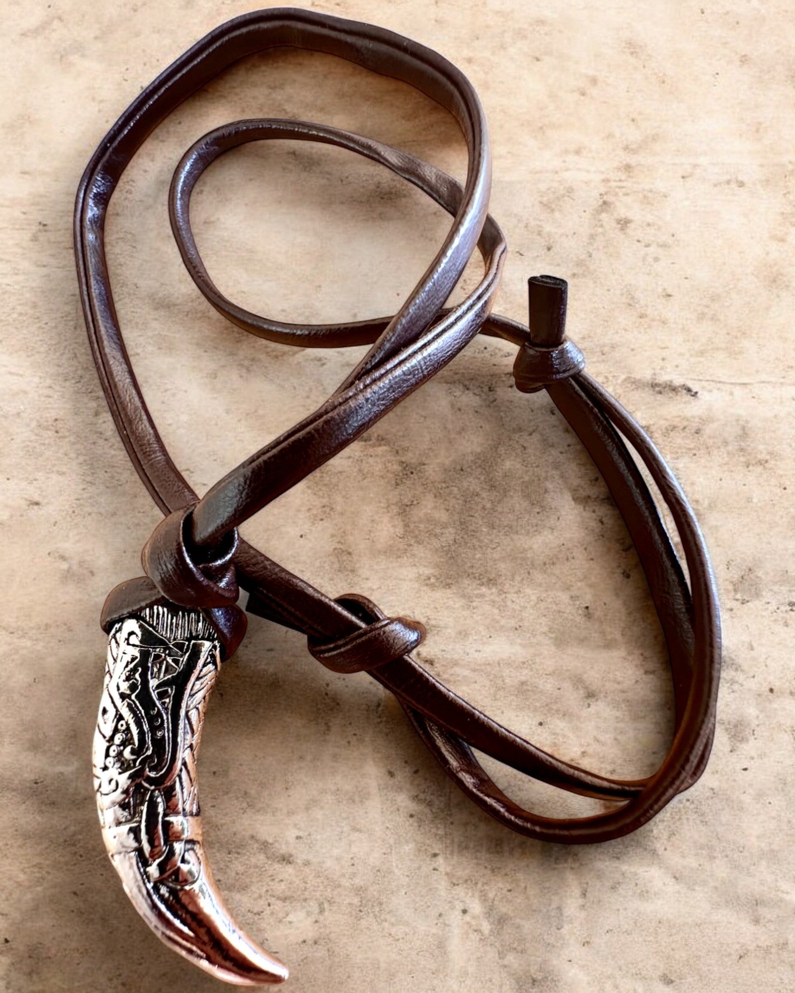 Wilczy Kieł van roestvrij staal – Amulet van Moed, ketting met mogelijkheid tot personalisatie met gravure als cadeau