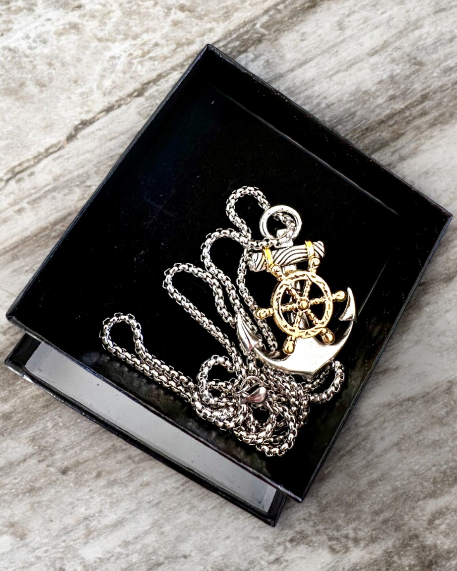 Amulet Morski Anker van de Kapitein, ketting met graveeroptie als cadeau