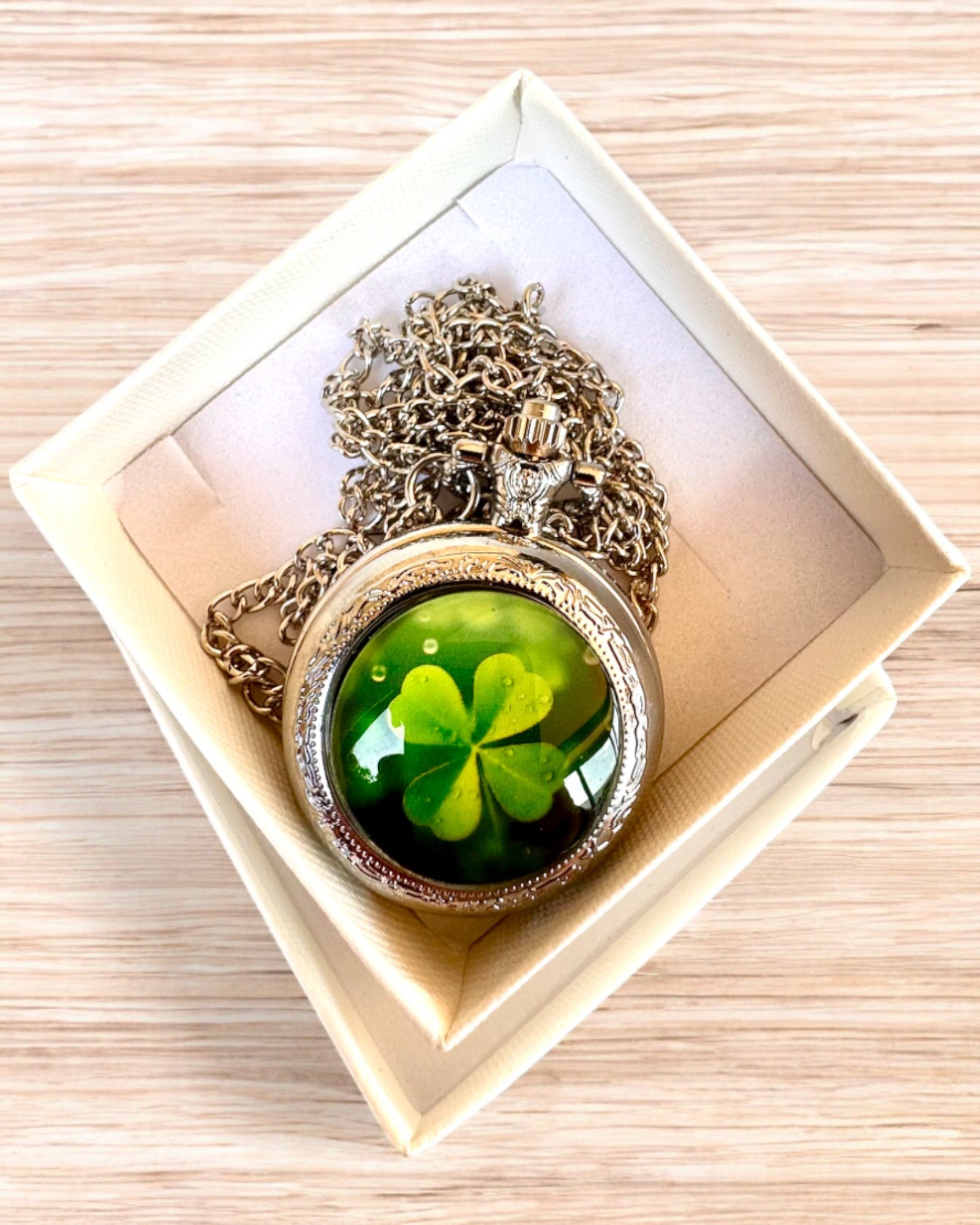 Zakhorloge "CloverTime" met klavertjeviermotief, mogelijkheid tot personalisatie met gravure als cadeau