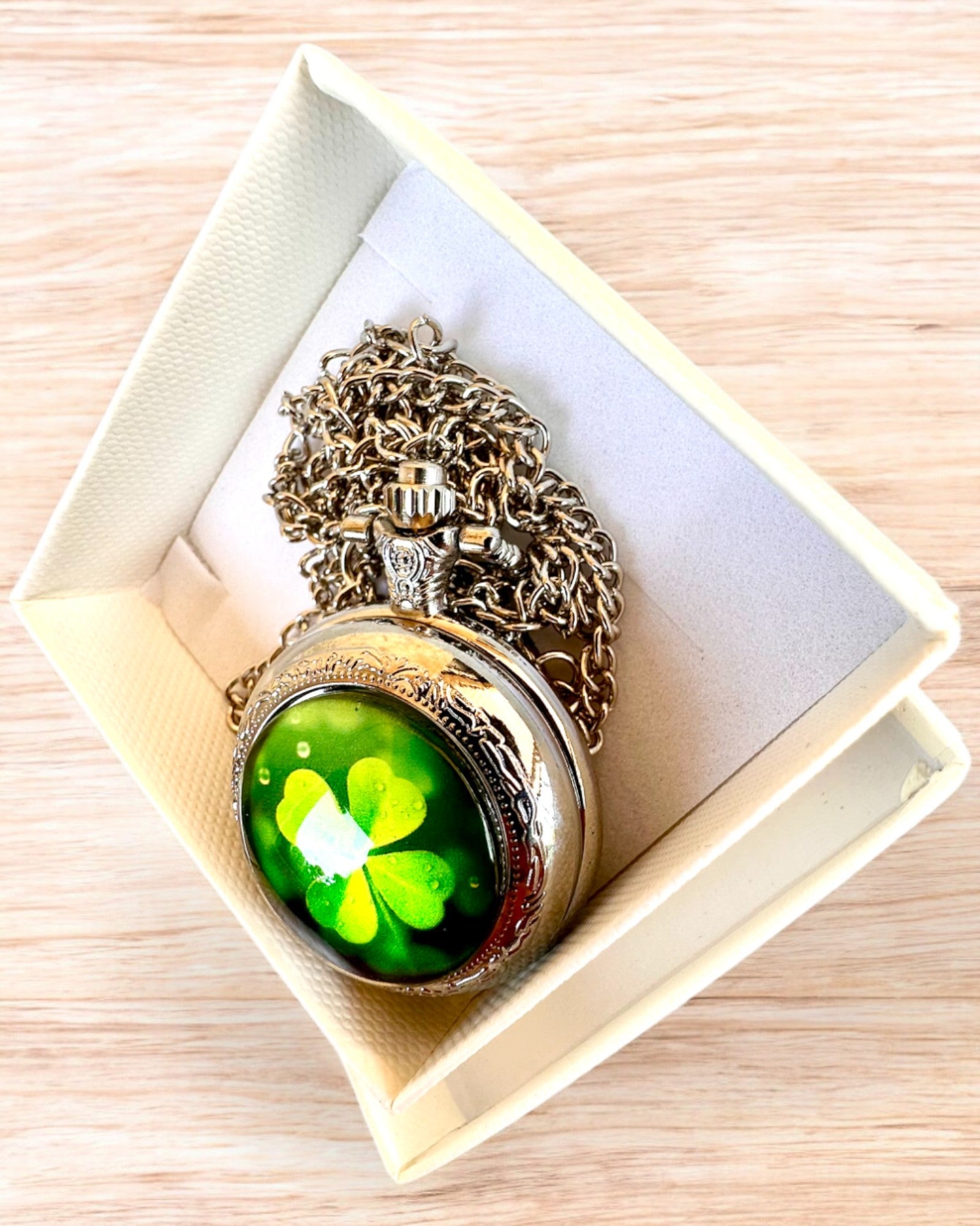 Zakhorloge "CloverTime" met klavertjeviermotief, mogelijkheid tot personalisatie met gravure als cadeau