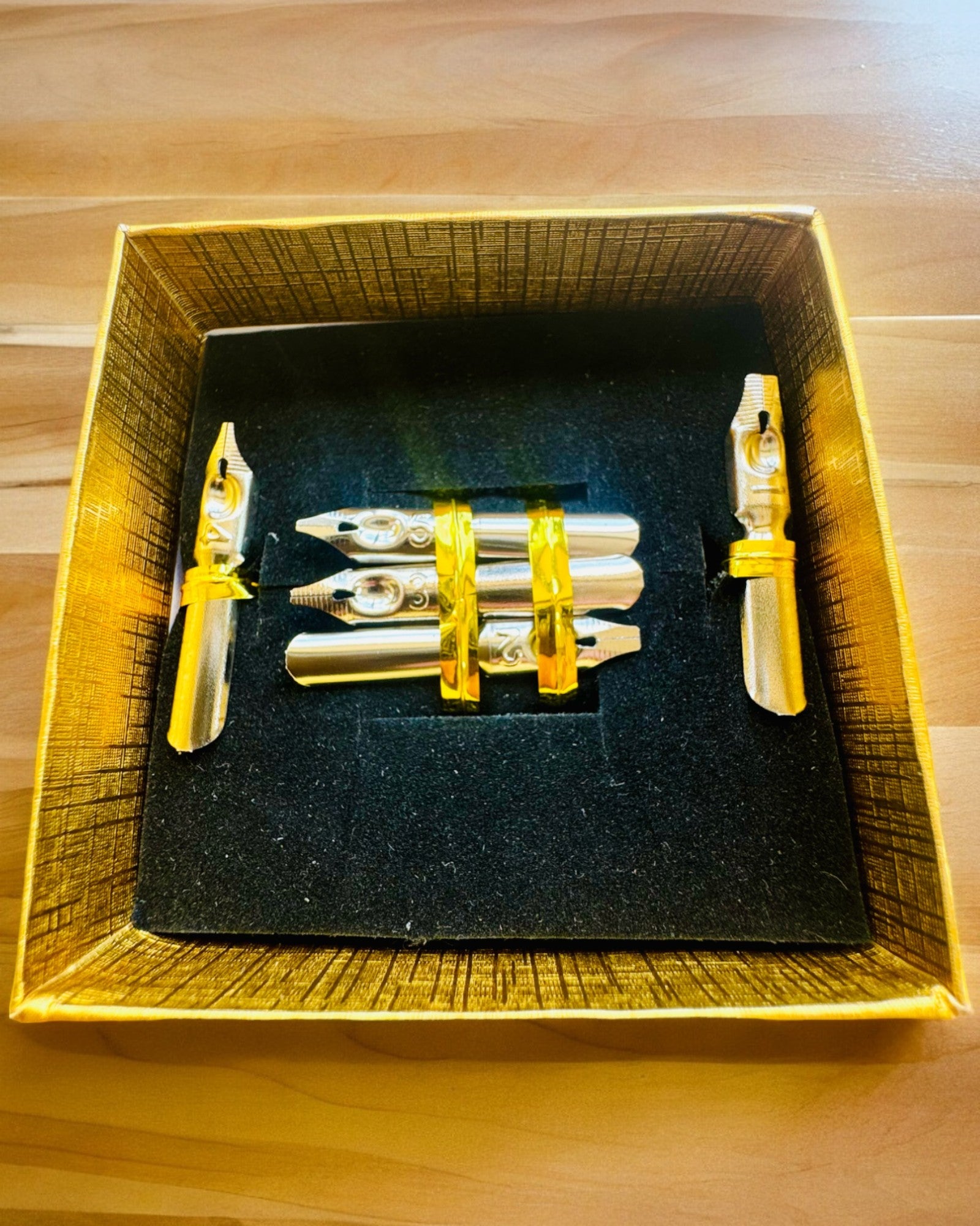 Cadeauset - Bordeaux-Paarse Ganzepen "Steampunk Elegantie" met Graveermogelijkheid, als cadeau