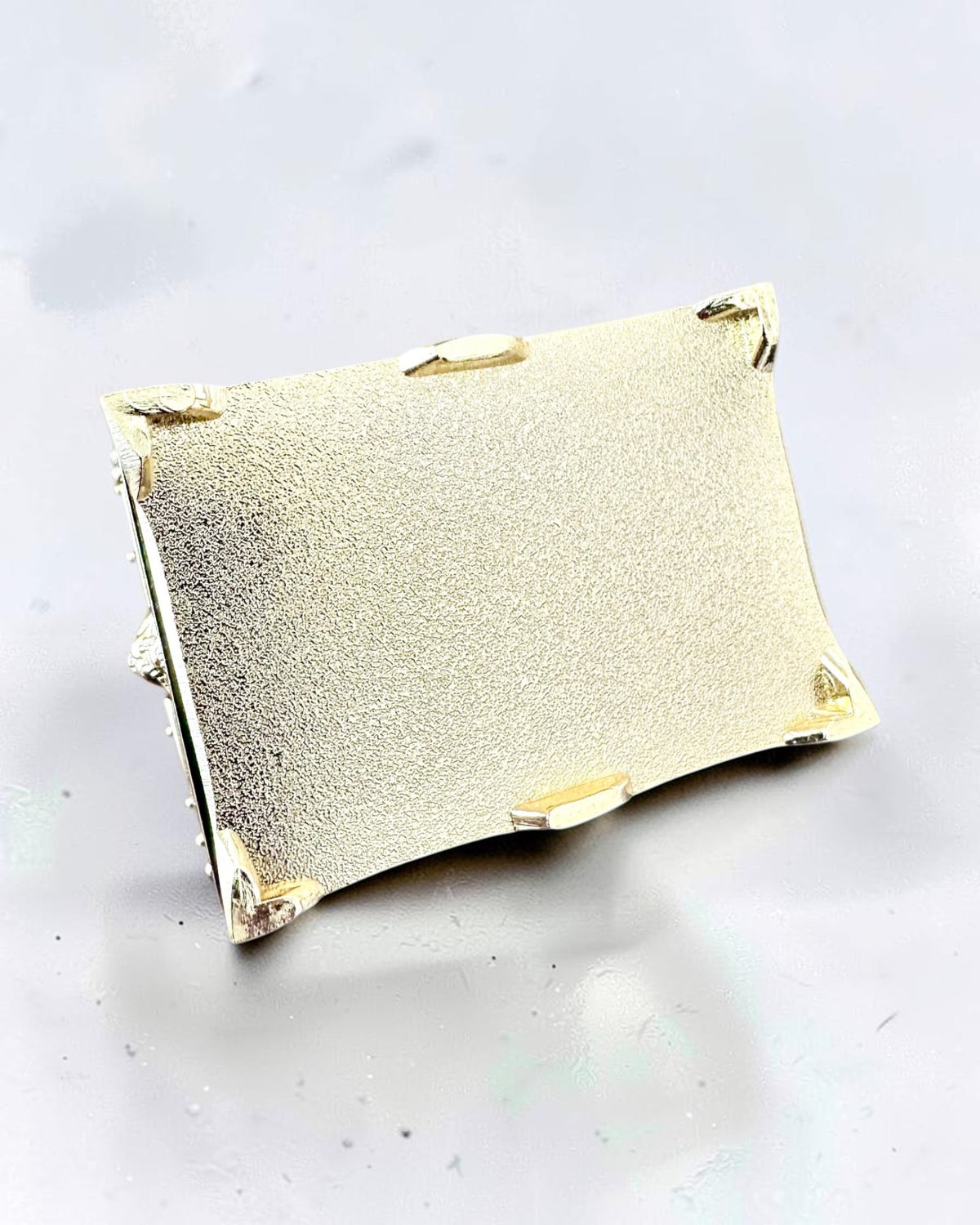 Metalen retro schatkist met gravure - zilverkleurig kistje 7x5x5 cm