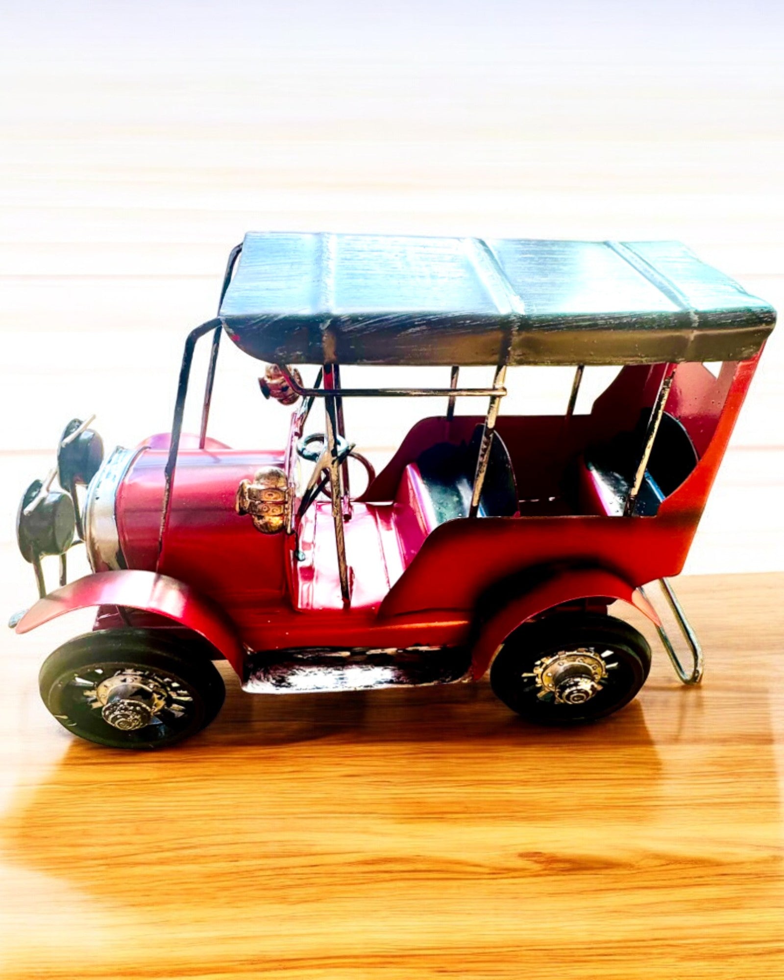 Klassiek Retro automodel - drie varianten met de optie voor graveren als cadeau