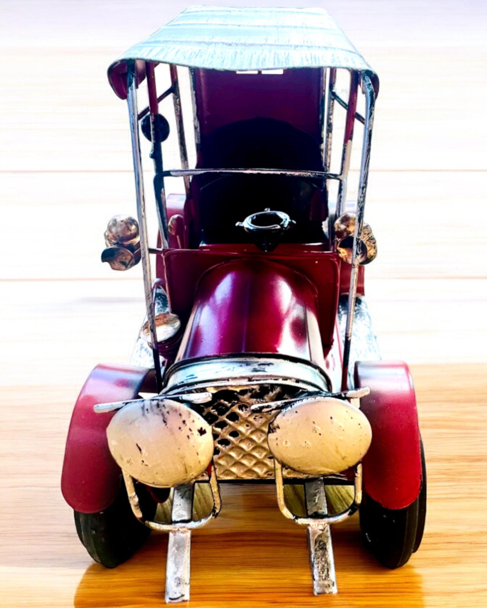 Klassiek Retro automodel - drie varianten met de optie voor graveren als cadeau