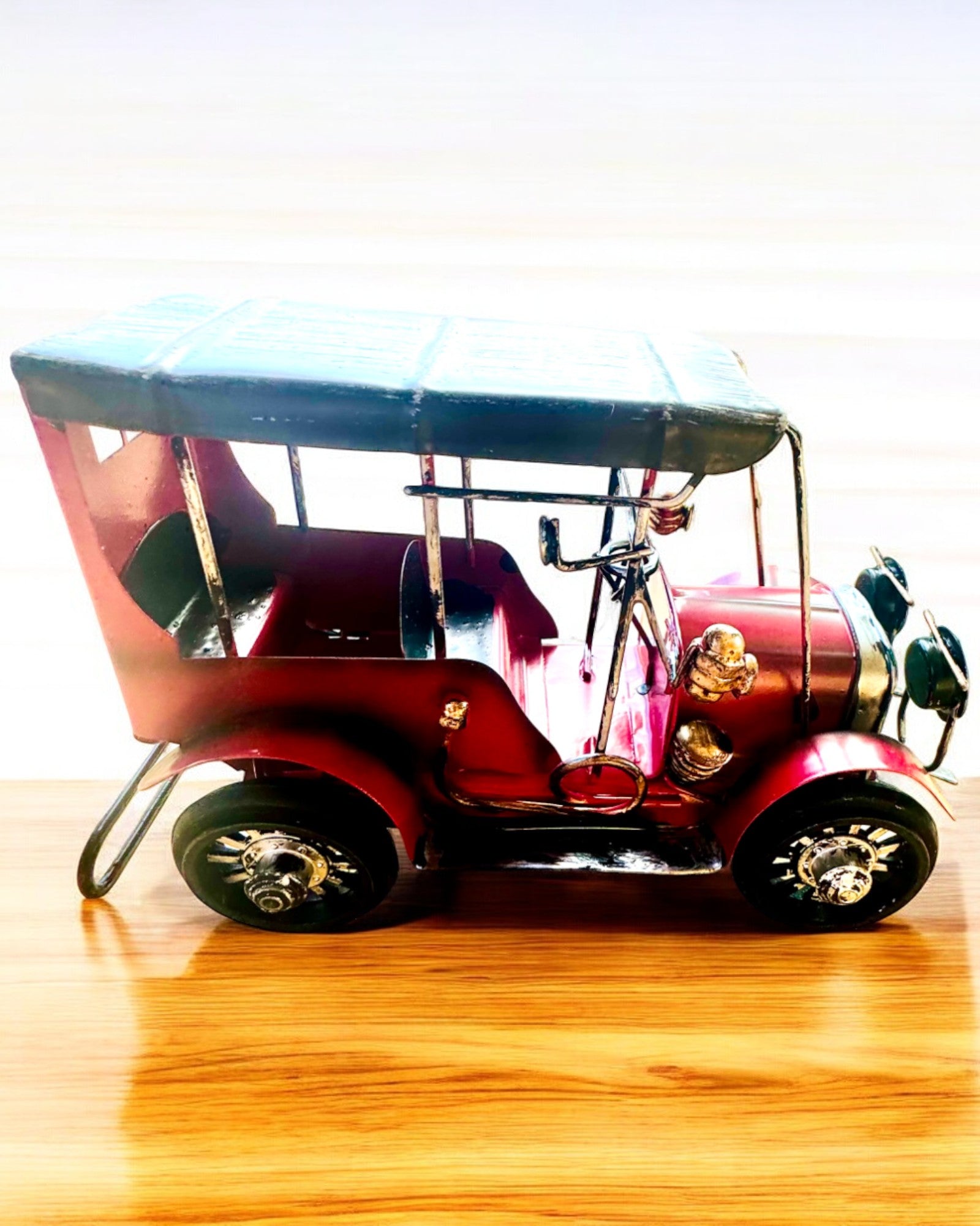 Klassiek Retro automodel - drie varianten met de optie voor graveren als cadeau