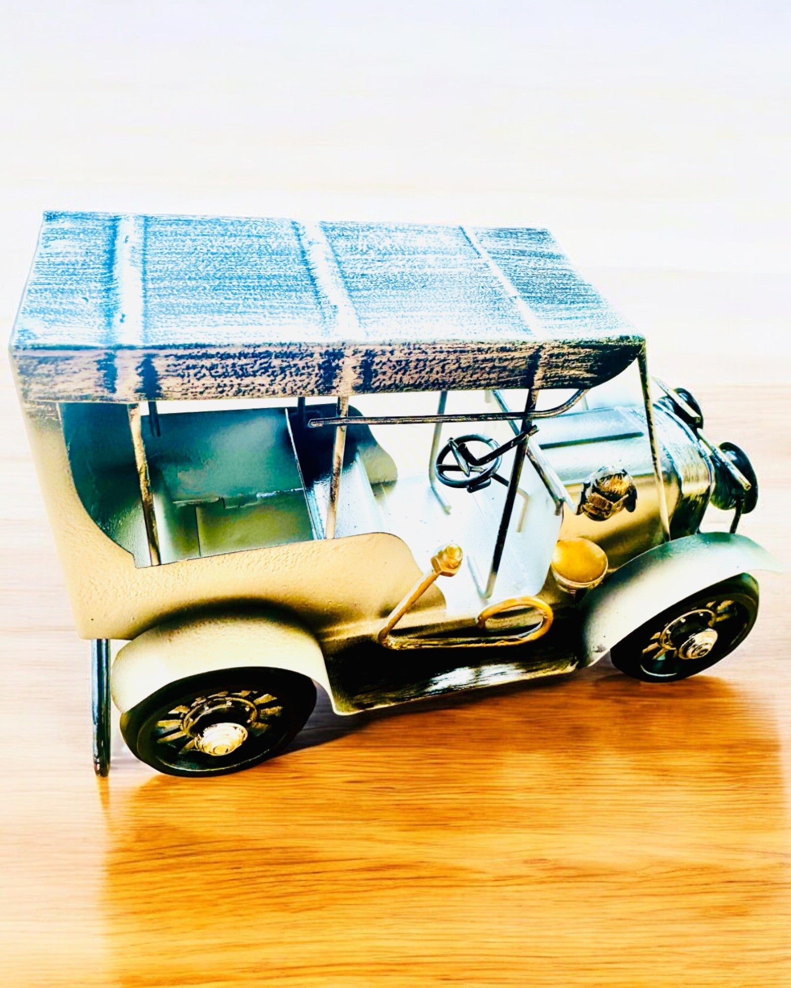 Klassiek Retro automodel - drie varianten met de optie voor graveren als cadeau