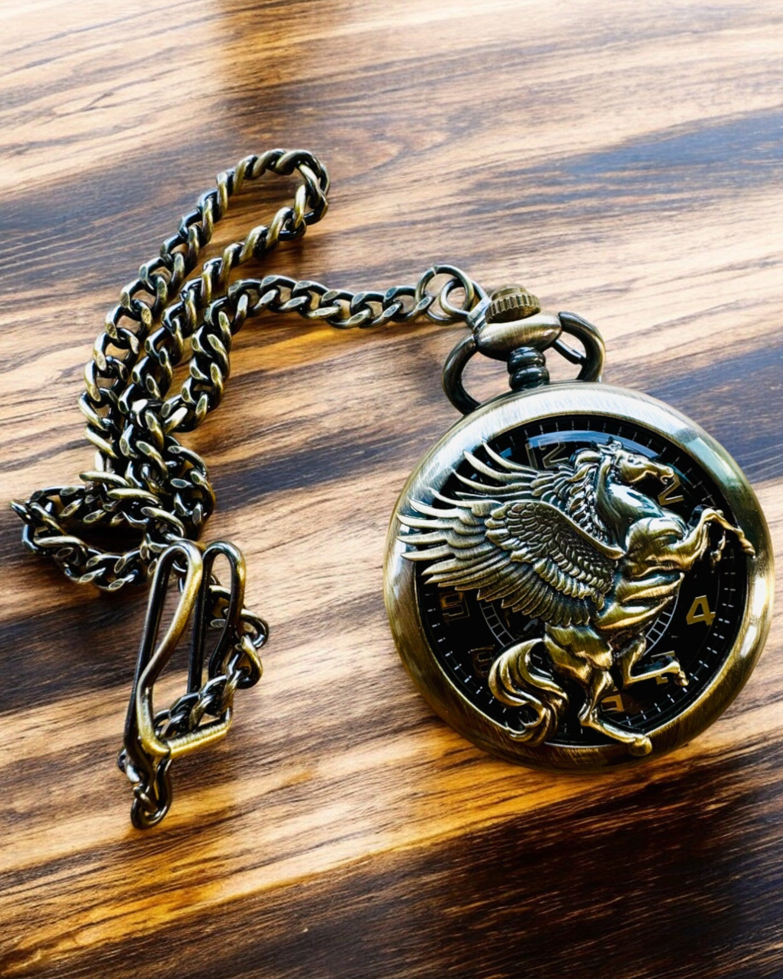 Zakhorloge "Equus Tempus" - Kleur: Koper, met Paardenmotief, mogelijkheid tot personalisatie met gravure