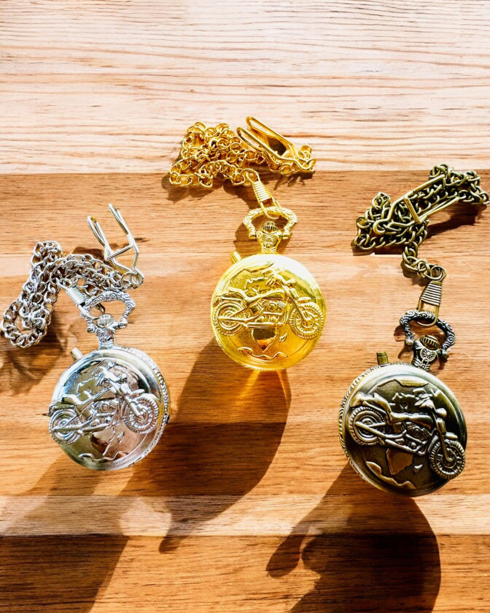 Zakhorloge "Motocyklowy Elegancik 2" – Graveren als cadeau, 3 kleuropties