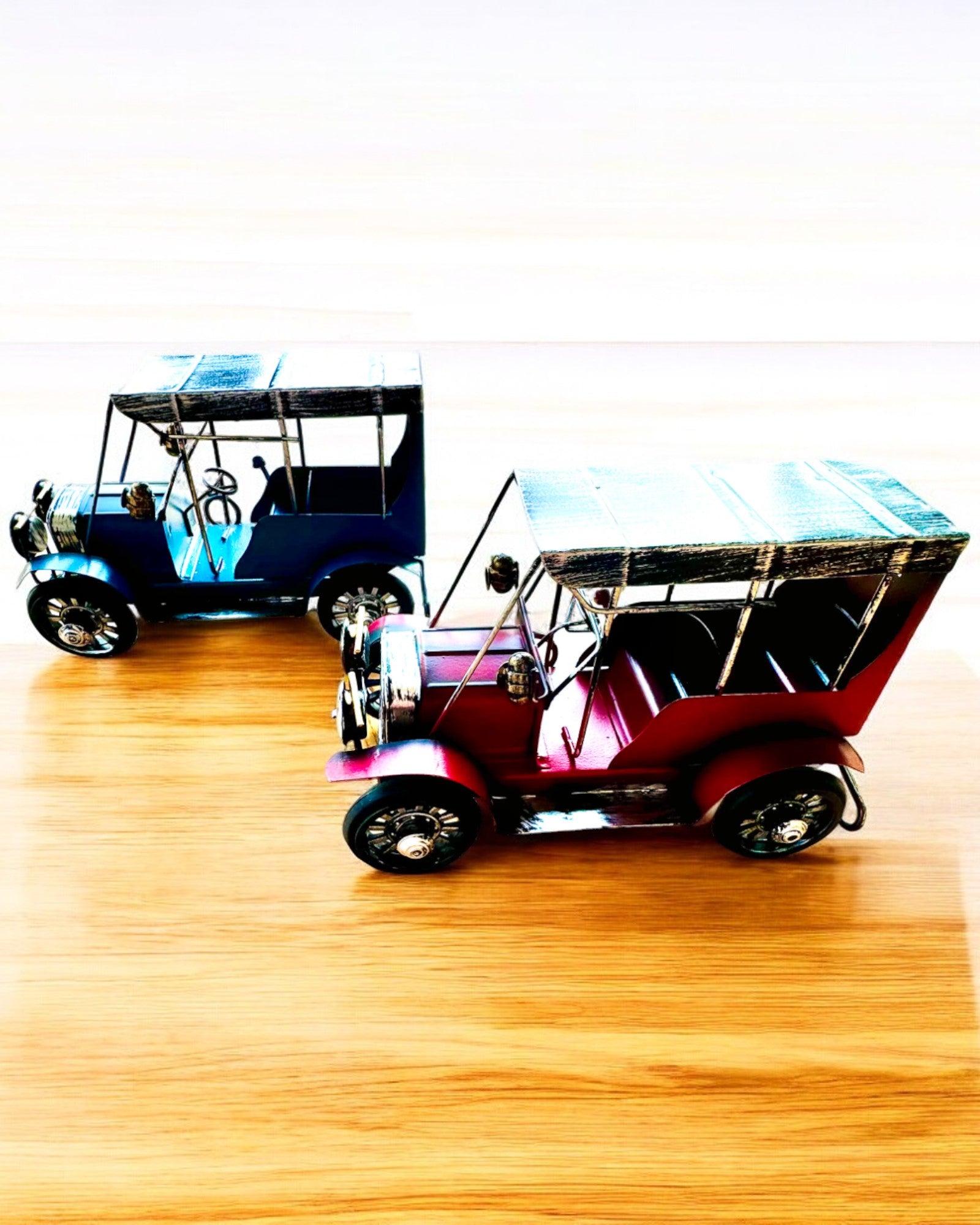 Klassiek Retro automodel - drie varianten met de optie voor graveren als cadeau