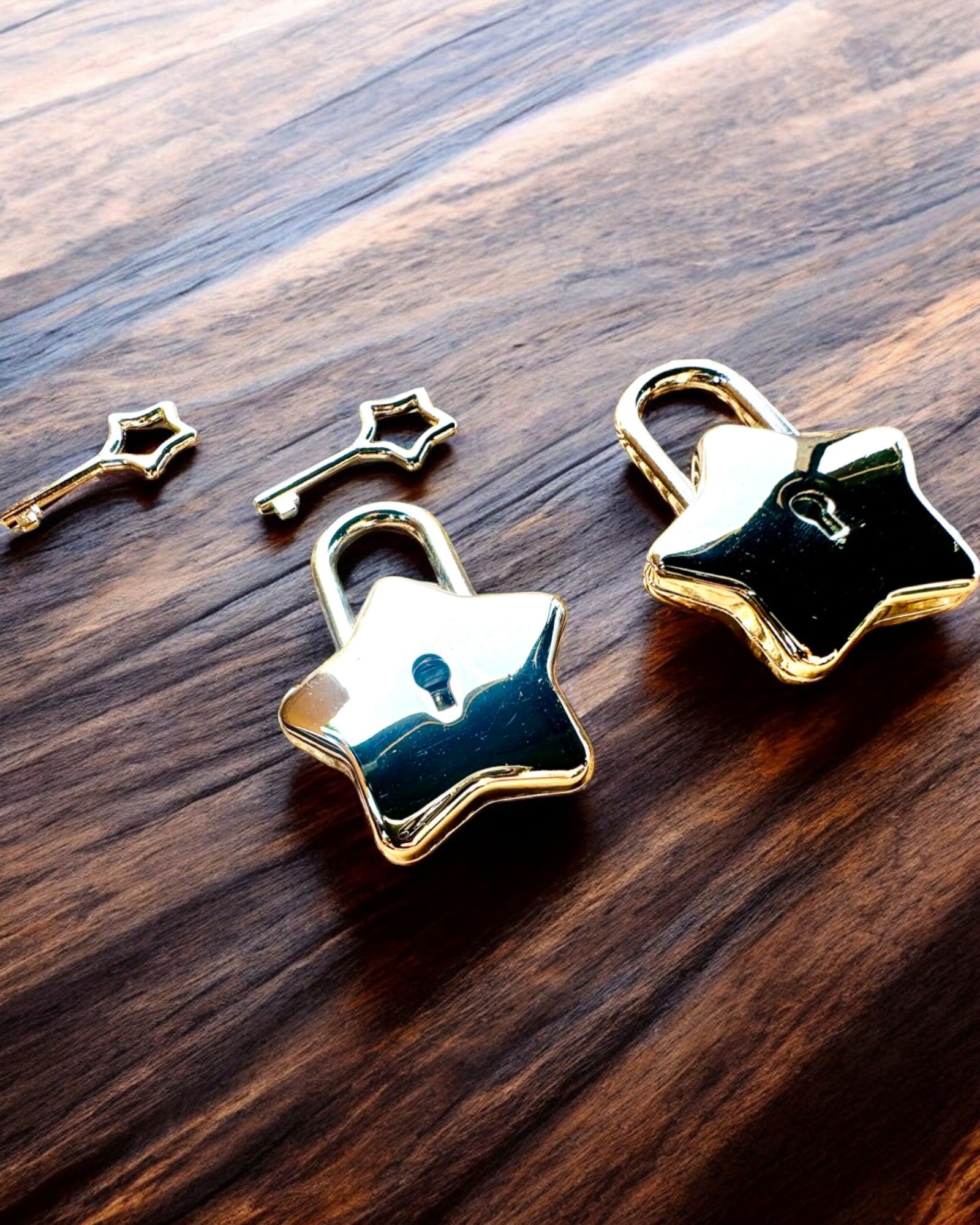 2 Stervormige mini-sloten met Gravure – Beveilig Je Dromen, gepersonaliseerd als cadeau, 2 kleuropties om uit te kiezen