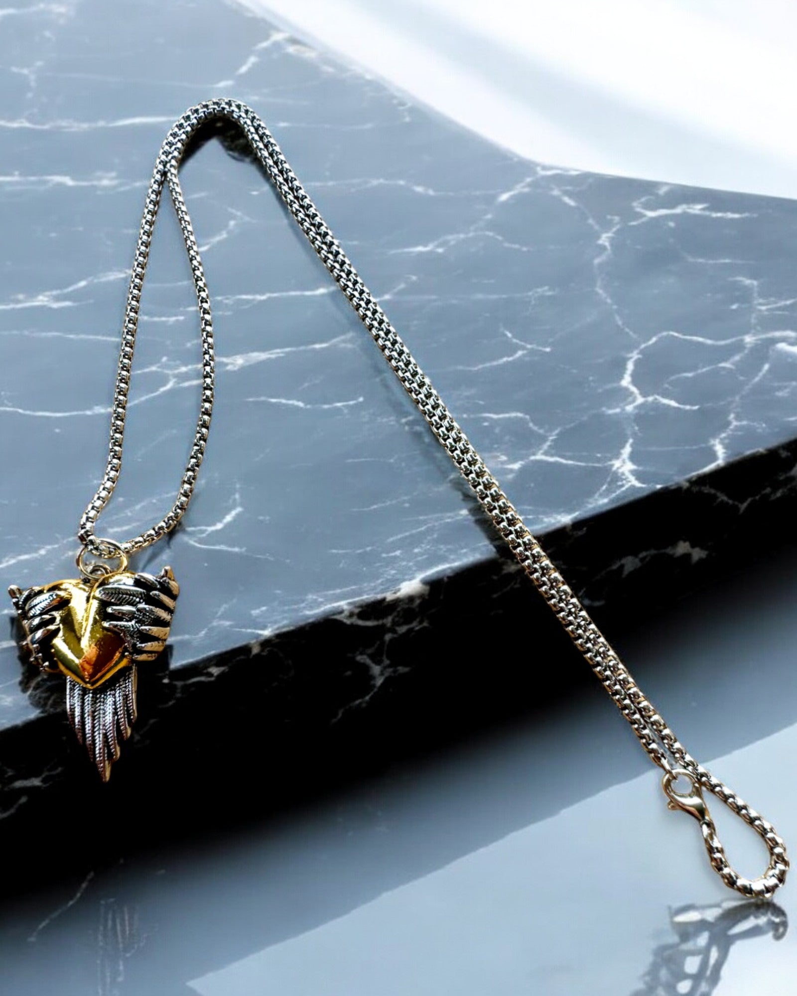 Amulet Hartenboogschutter – Donkere Vleugels van de Liefde, mogelijkheid tot personalisatie met gravure als cadeau