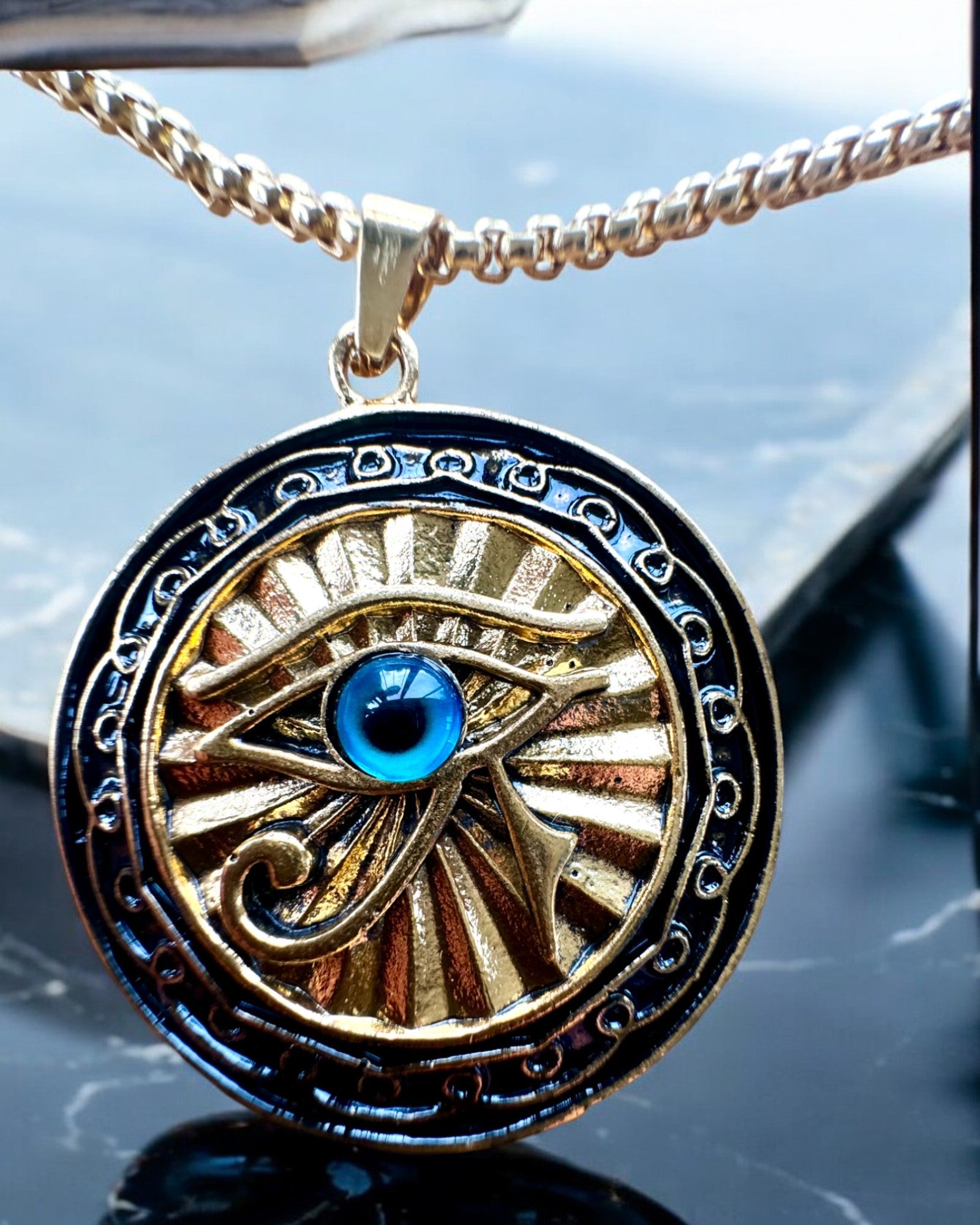 Amulet "Oog van Horus" - Elegantie en Bescherming, mogelijkheid tot personalisatie met gravure als cadeau