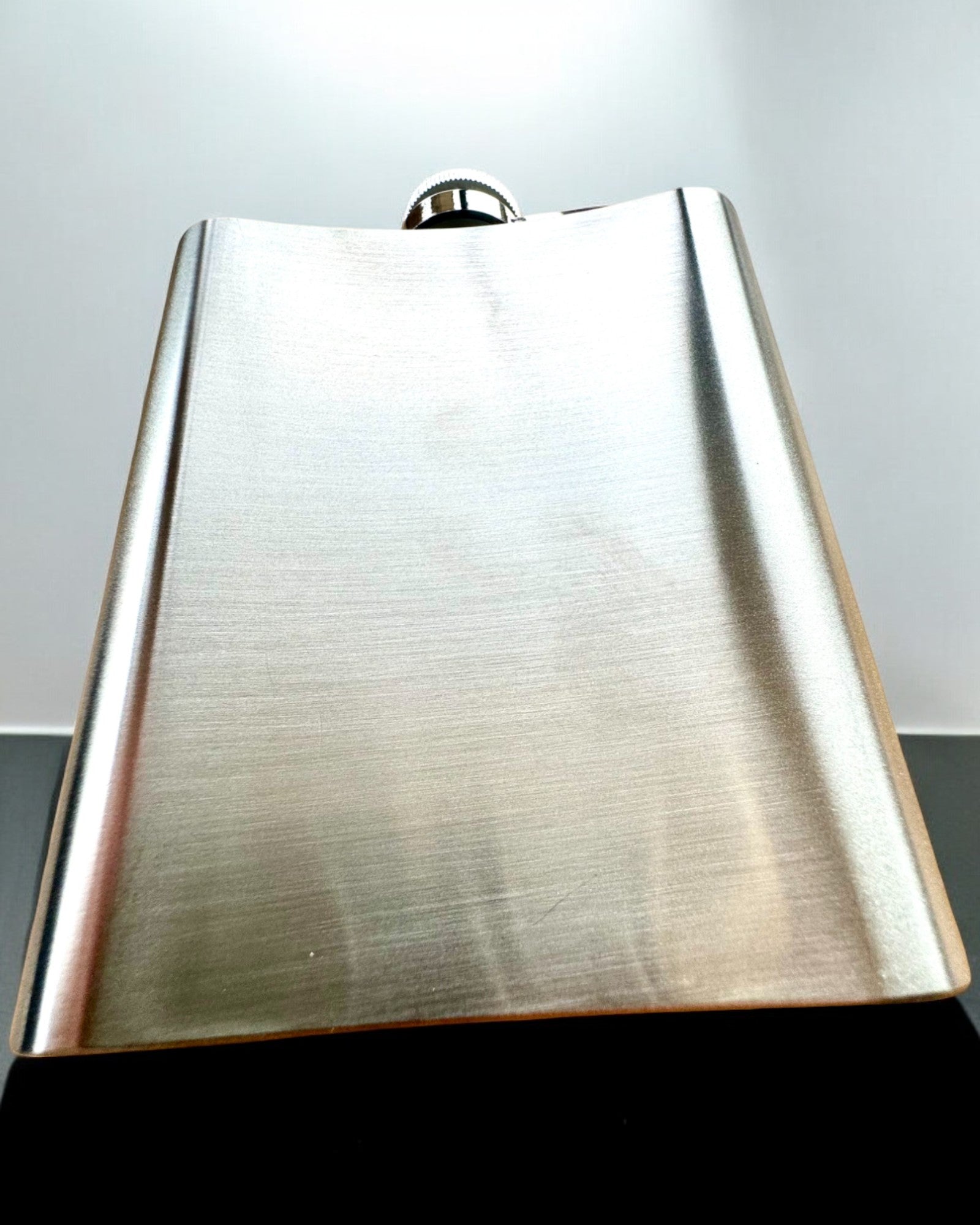 Bizon Flask – Stijlvolle Heupfles met Bizonmotief - mogelijkheid tot personalisatie met gravure als cadeau