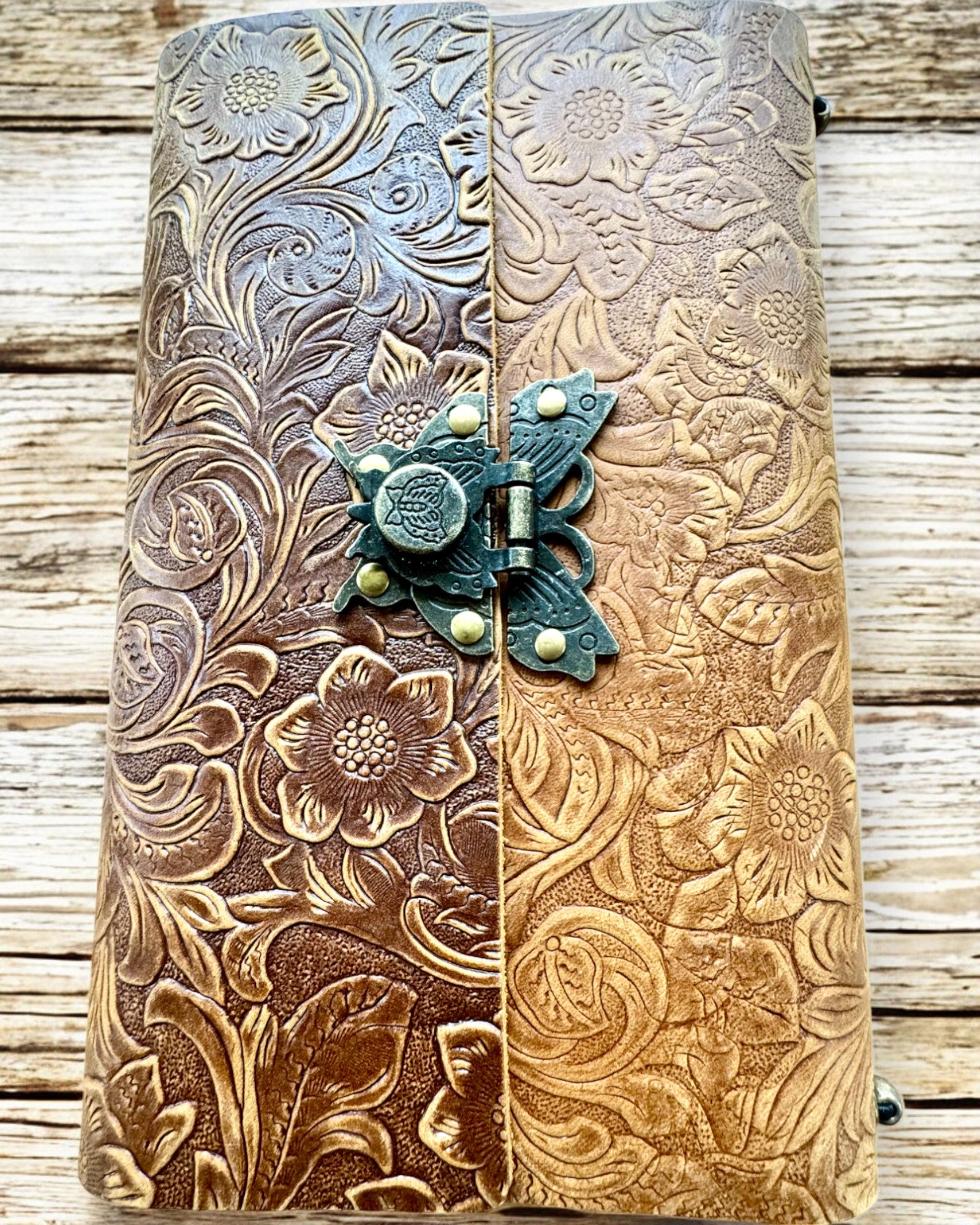 Luxe Retro Notitieboek met Leren Omslag - "Vintage Elegance", 480 pagina's, mogelijkheid tot personalisatie met gravure