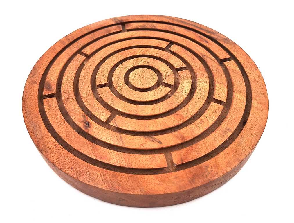 Kogeltjes in labyrint G1301A van hout
