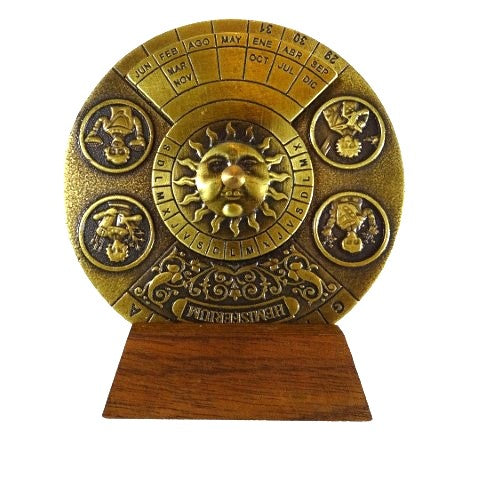 Renaissance eeuwigdurende kalender met gravure - gepersonaliseerd cadeau voor de jaren 1600-2799, elegante kantoordecoratie, diameter 9 cm, renaissancestijl